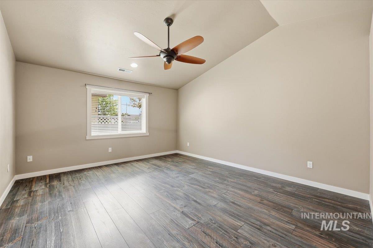 519 W Thornwood, Nampa, Idaho 83686, 3 Bedrooms, 2 Bathrooms, Residential For Sale, Price $469,900,MLS 98986155