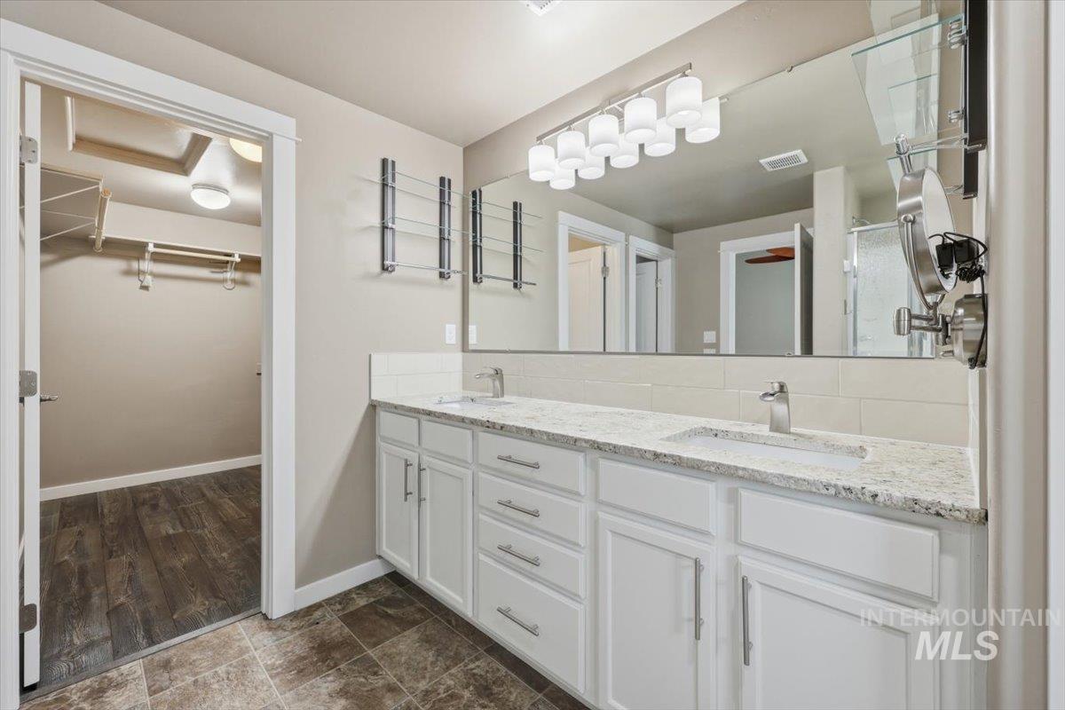 519 W Thornwood, Nampa, Idaho 83686, 3 Bedrooms, 2 Bathrooms, Residential For Sale, Price $469,900, 98986155