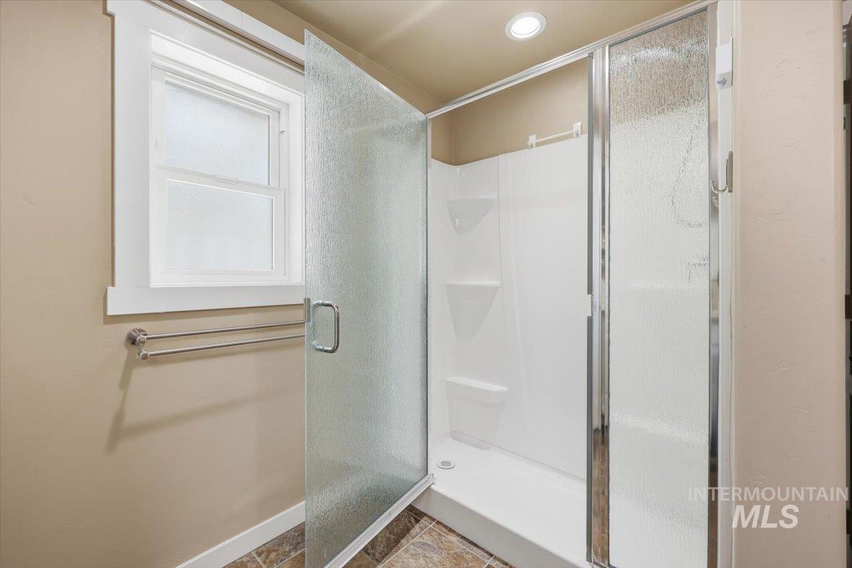 519 W Thornwood, Nampa, Idaho 83686, 3 Bedrooms, 2 Bathrooms, Residential For Sale, Price $469,900,MLS 98986155