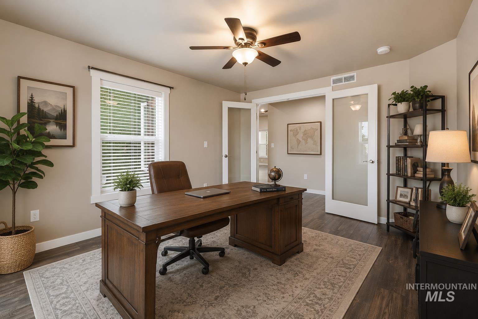 519 W Thornwood, Nampa, Idaho 83686, 3 Bedrooms, 2 Bathrooms, Residential For Sale, Price $469,900, 98986155