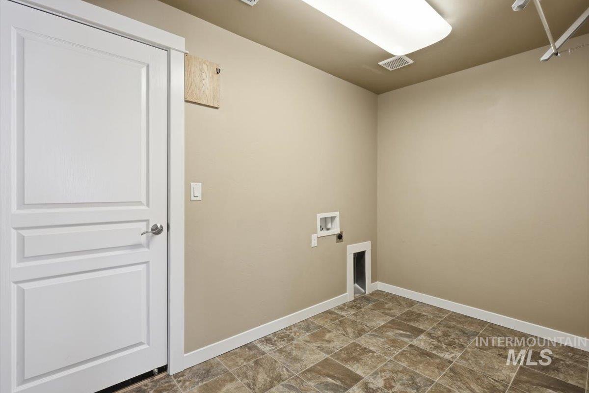 519 W Thornwood, Nampa, Idaho 83686, 3 Bedrooms, 2 Bathrooms, Residential For Sale, Price $469,900,MLS 98986155