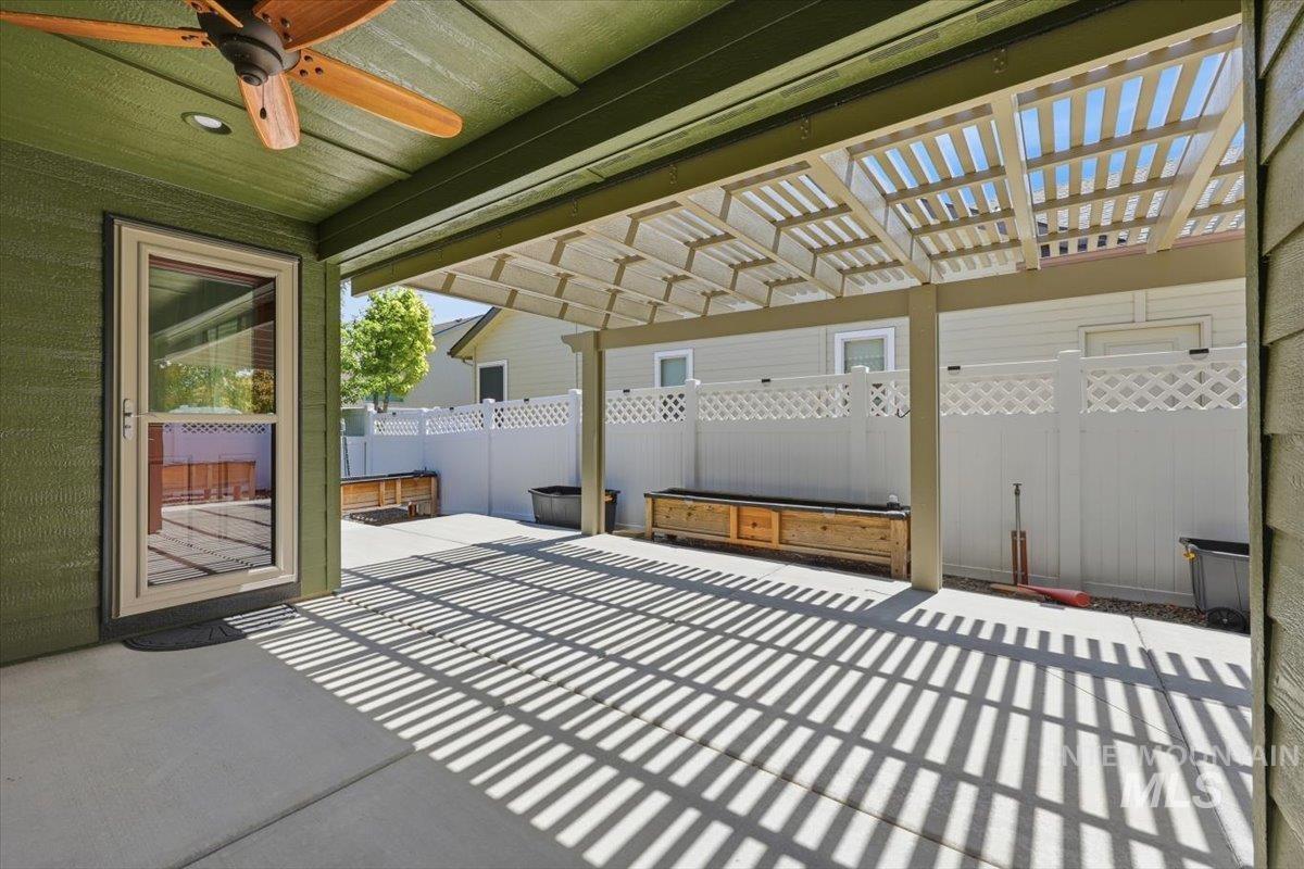 519 W Thornwood, Nampa, Idaho 83686, 3 Bedrooms, 2 Bathrooms, Residential For Sale, Price $469,900,MLS 98986155