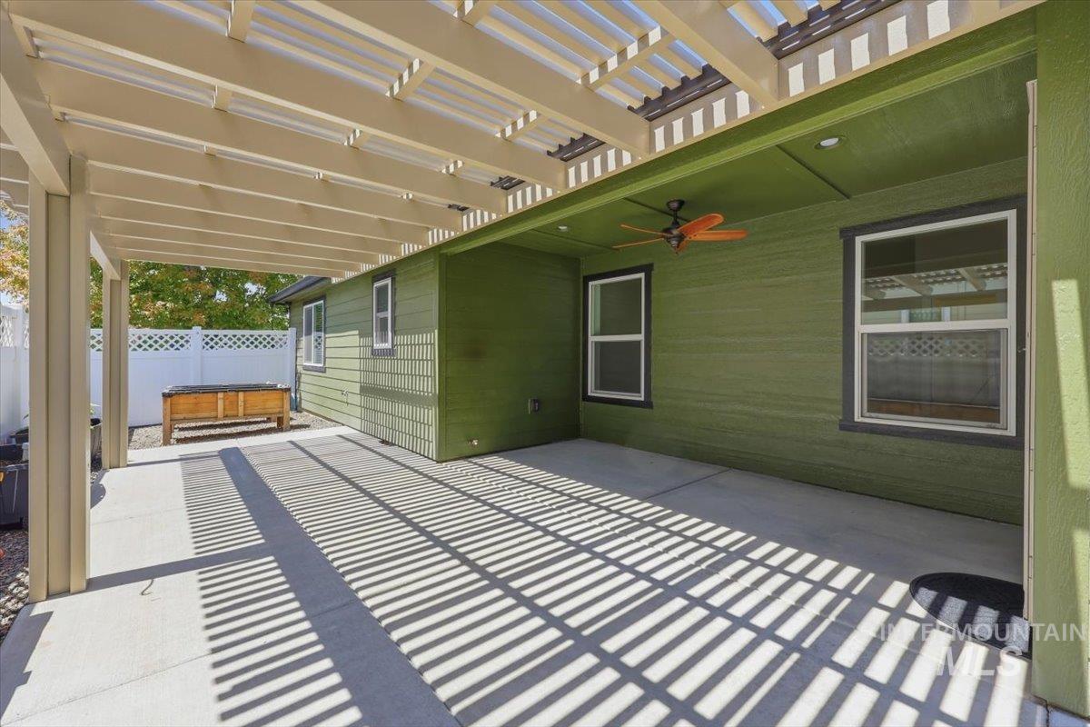519 W Thornwood, Nampa, Idaho 83686, 3 Bedrooms, 2 Bathrooms, Residential For Sale, Price $469,900,MLS 98986155