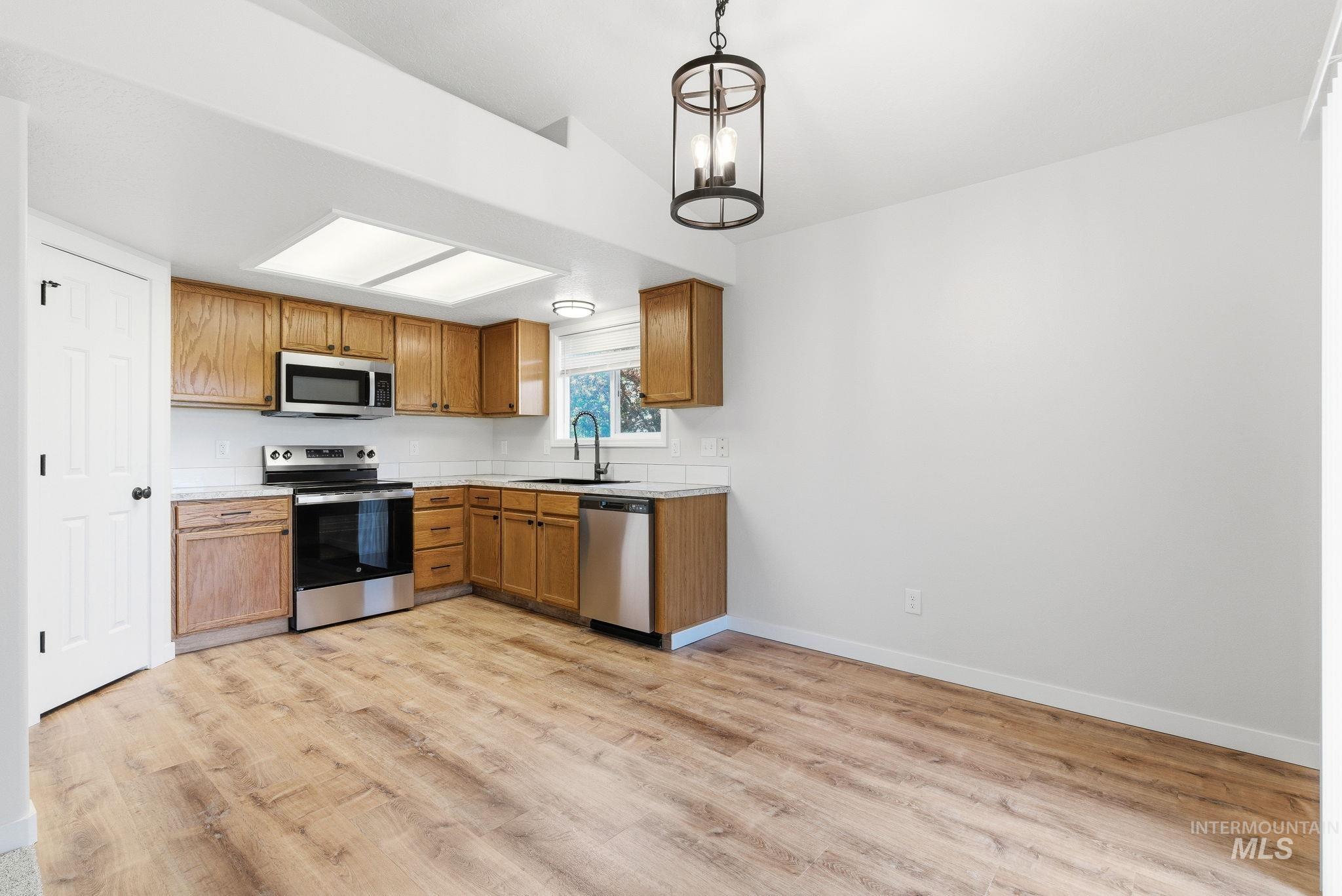 909 Settlers Dr, Caldwell, Idaho 83607, 3 Bedrooms, 2 Bathrooms, Residential For Sale, Price $349,900, 98986156