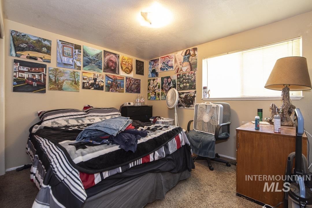 1281 W Owyhee St, Kuna, Idaho 83634, 2 Bedrooms, 1 Bathroom, Residential Income For Sale, Price $449,900, 98986159