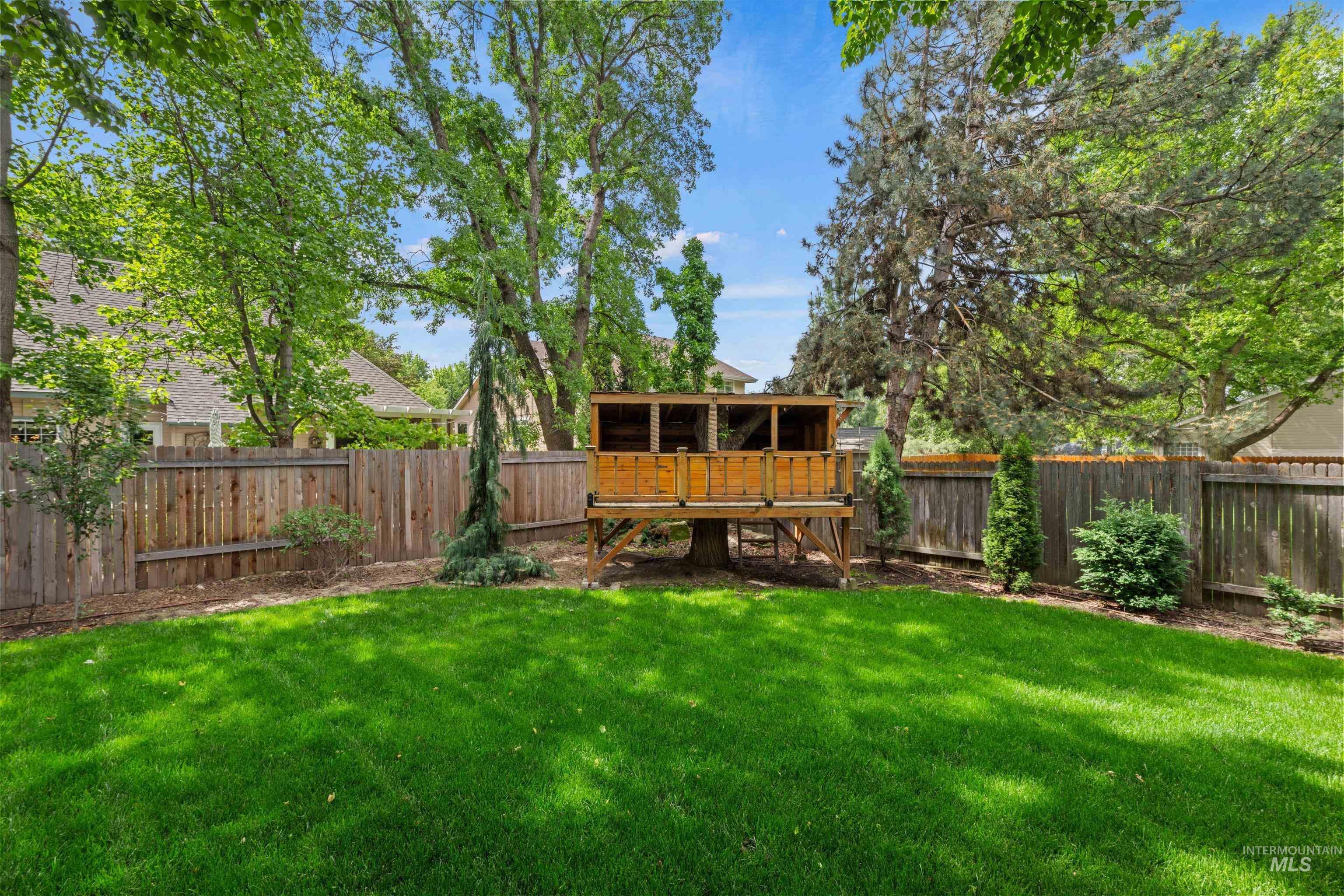 2455 E Heathfield Ct., Eagle, Idaho 83616, 4 Bedrooms, 2.5 Bathrooms, Residential For Sale, Price $674,990, 98986160