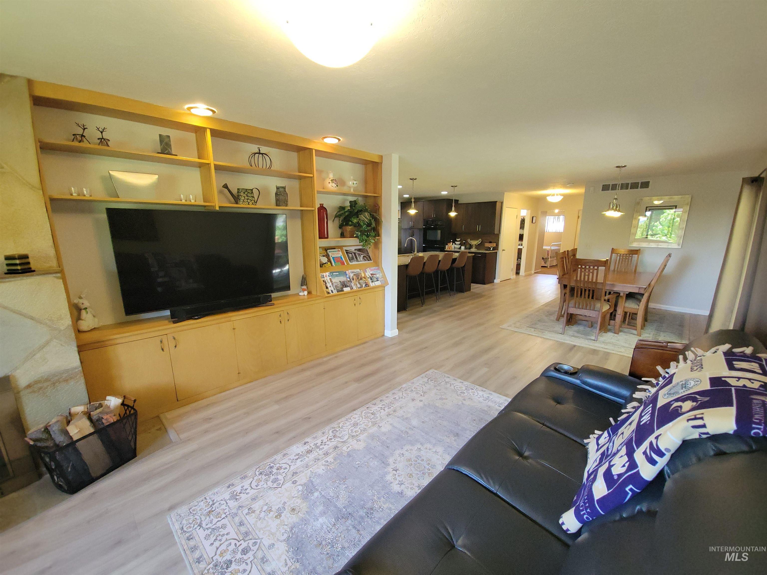 3100 N Ridgeway, Boise, Idaho 83702, 3 Bedrooms, 2 Bathrooms, Residential For Sale, Price $900,000, 98986162