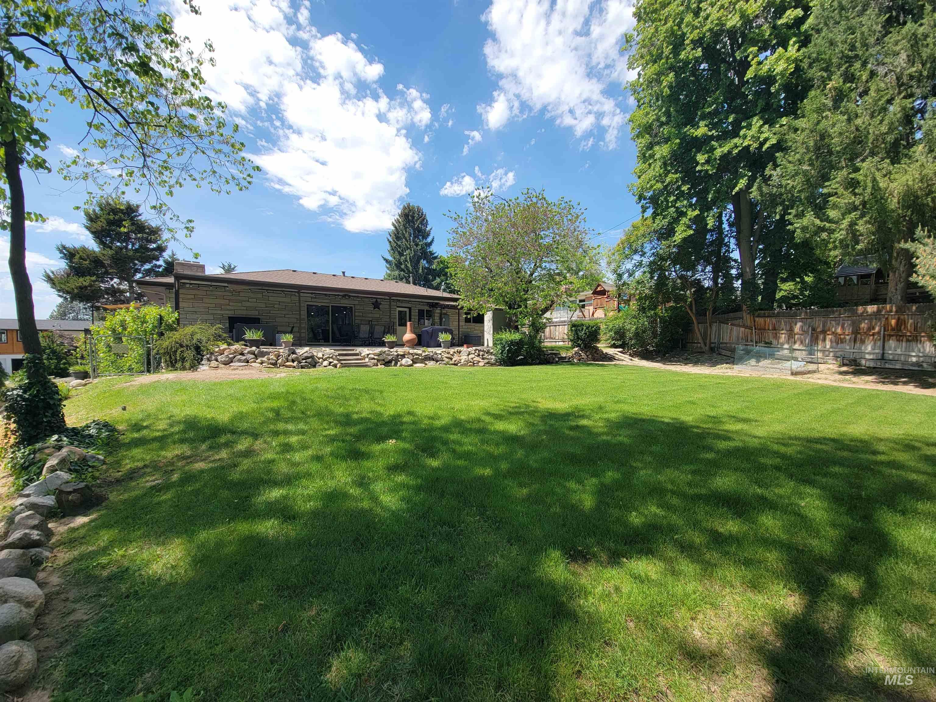 3100 N Ridgeway, Boise, Idaho 83702, 3 Bedrooms, 2 Bathrooms, Residential For Sale, Price $900,000, 98986162