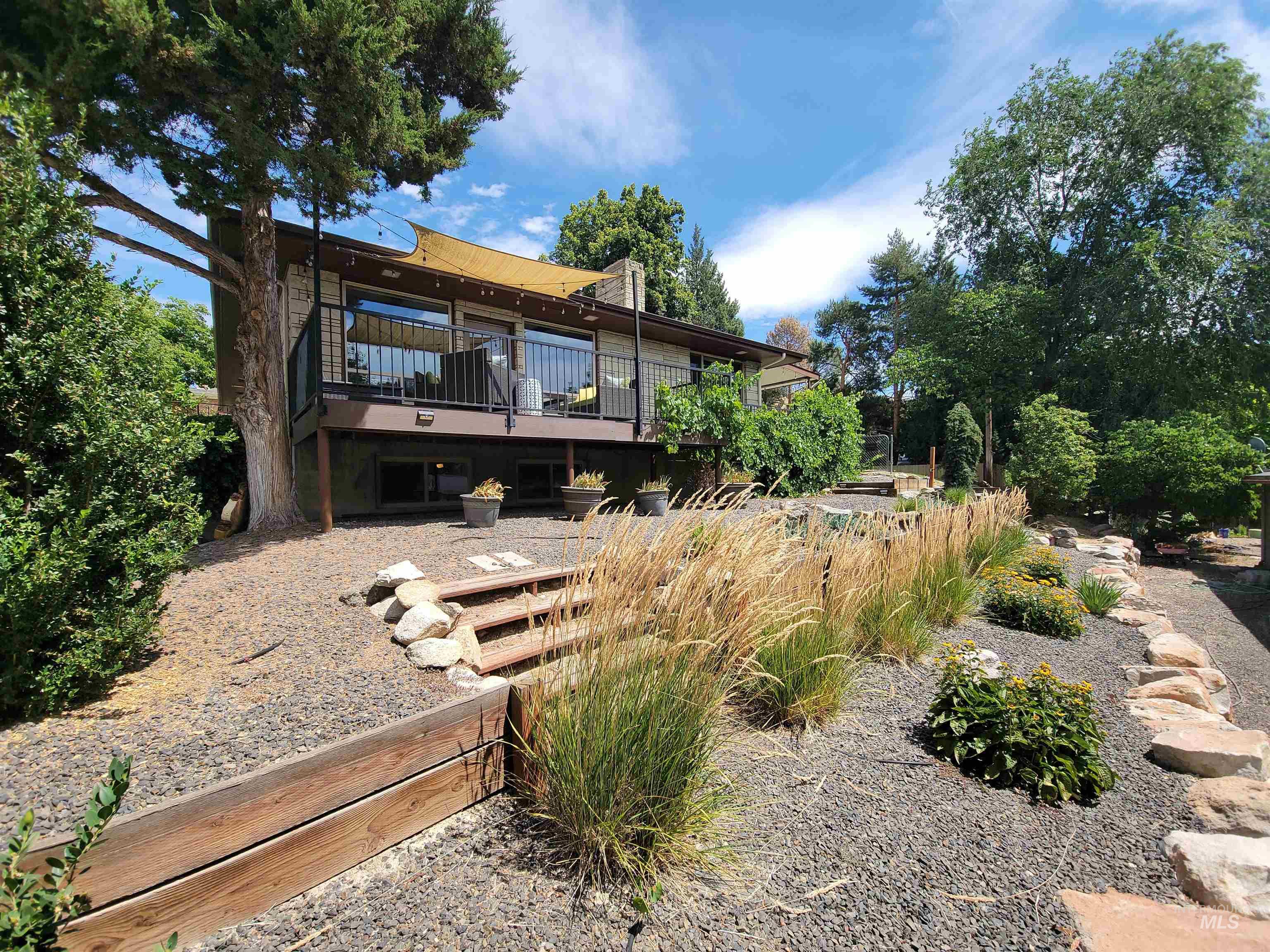 3100 N Ridgeway, Boise, Idaho 83702, 3 Bedrooms, 2 Bathrooms, Residential For Sale, Price $900,000, 98986162