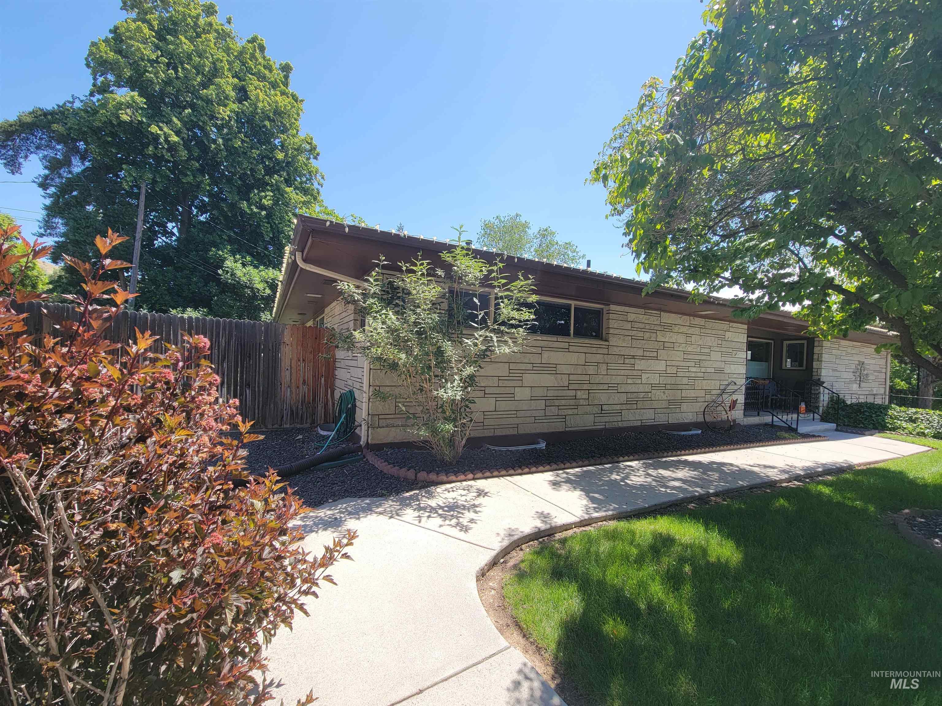 3100 N Ridgeway, Boise, Idaho 83702, 3 Bedrooms, 2 Bathrooms, Residential For Sale, Price $900,000, 98986162