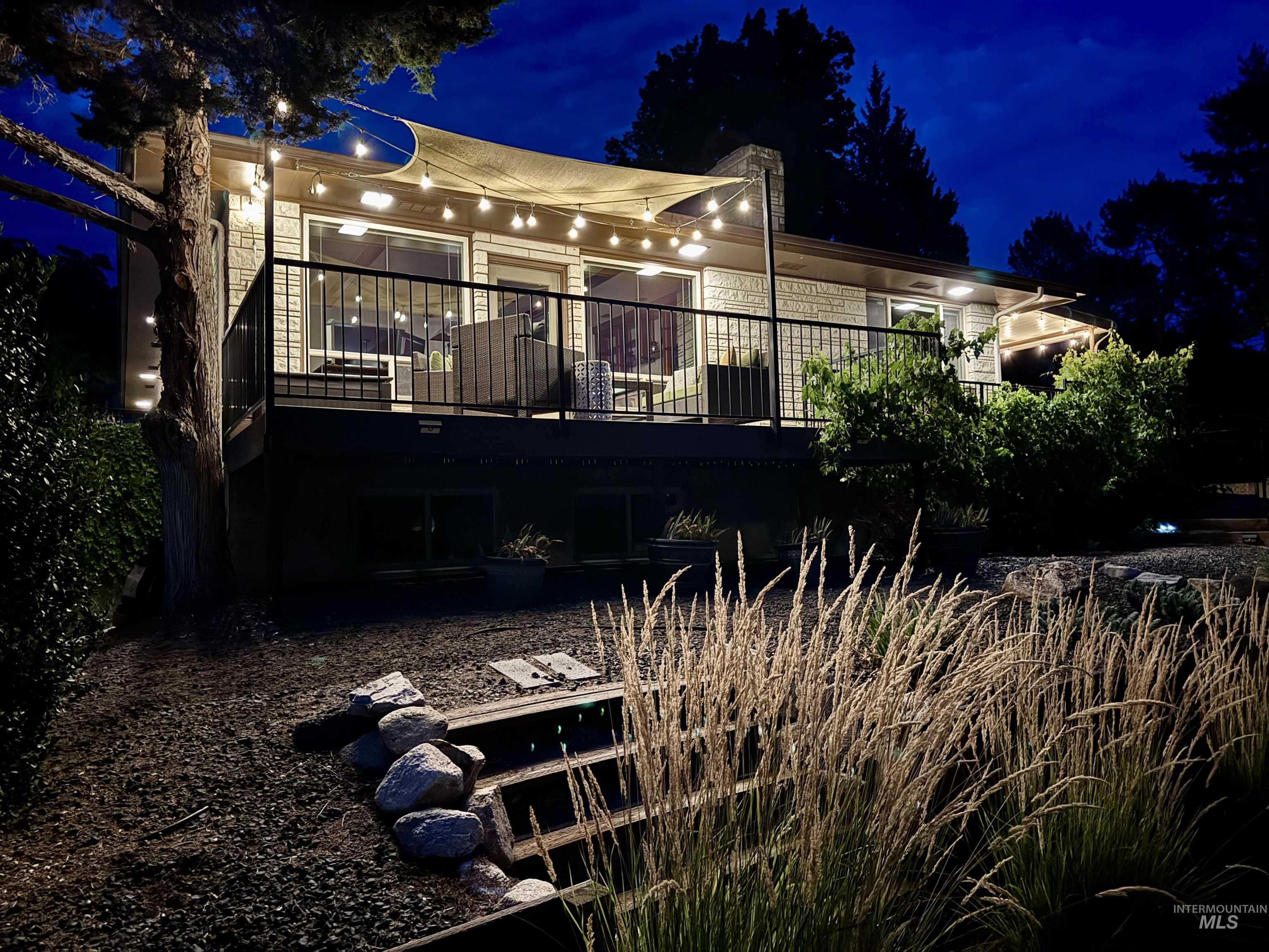 3100 N Ridgeway, Boise, Idaho 83702, 3 Bedrooms, 2 Bathrooms, Residential For Sale, Price $900,000, 98986162