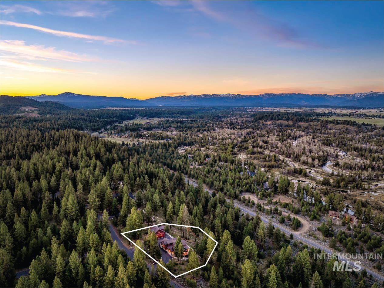 450 Blackhawk Lake Dr, McCall, Idaho 83638, 6 Bedrooms, 5.5 Bathrooms, Residential For Sale, Price $2,497,000, 98986163