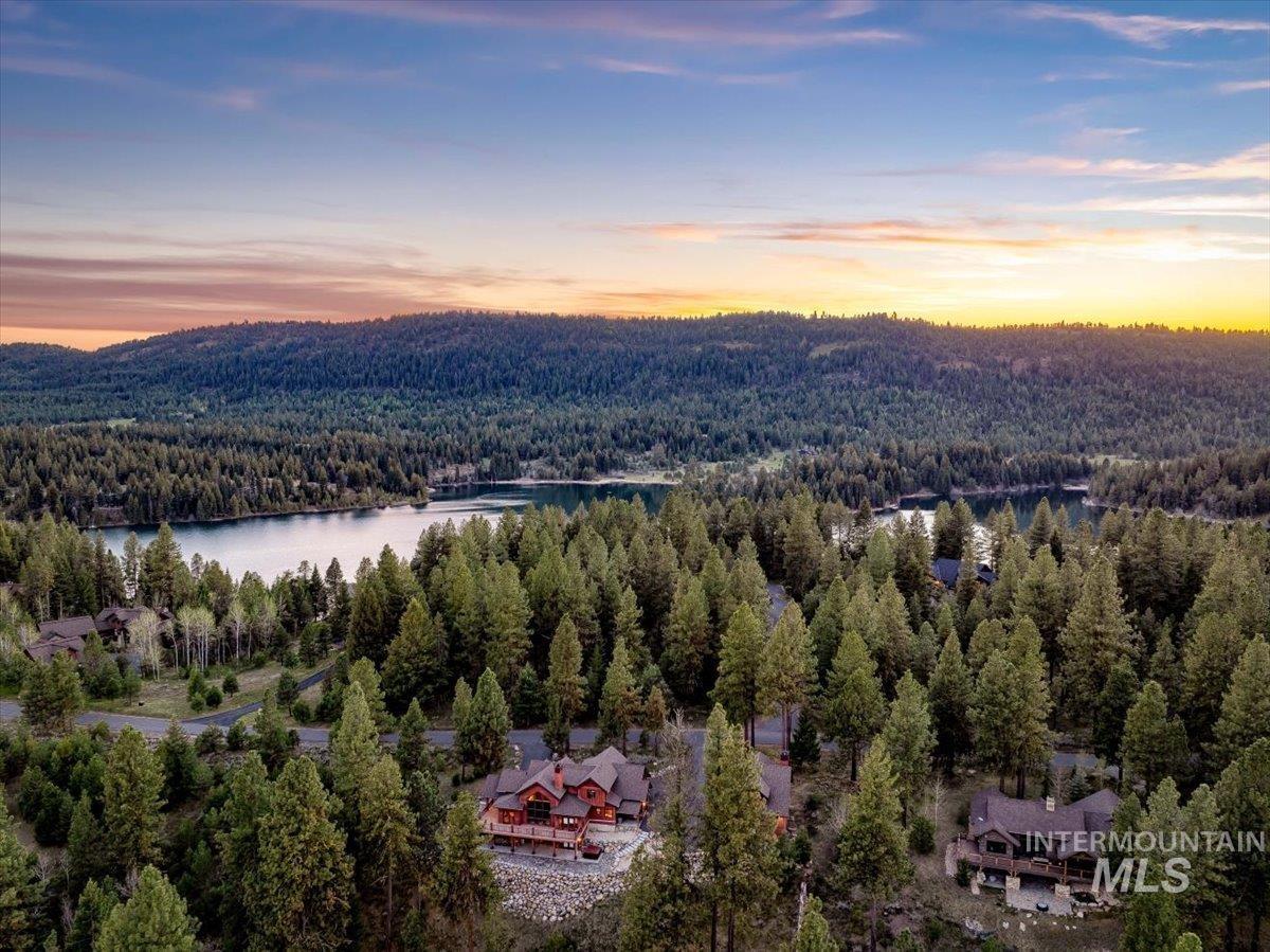 450 Blackhawk Lake Dr, McCall, Idaho 83638, 6 Bedrooms, 5.5 Bathrooms, Residential For Sale, Price $2,497,000, 98986163