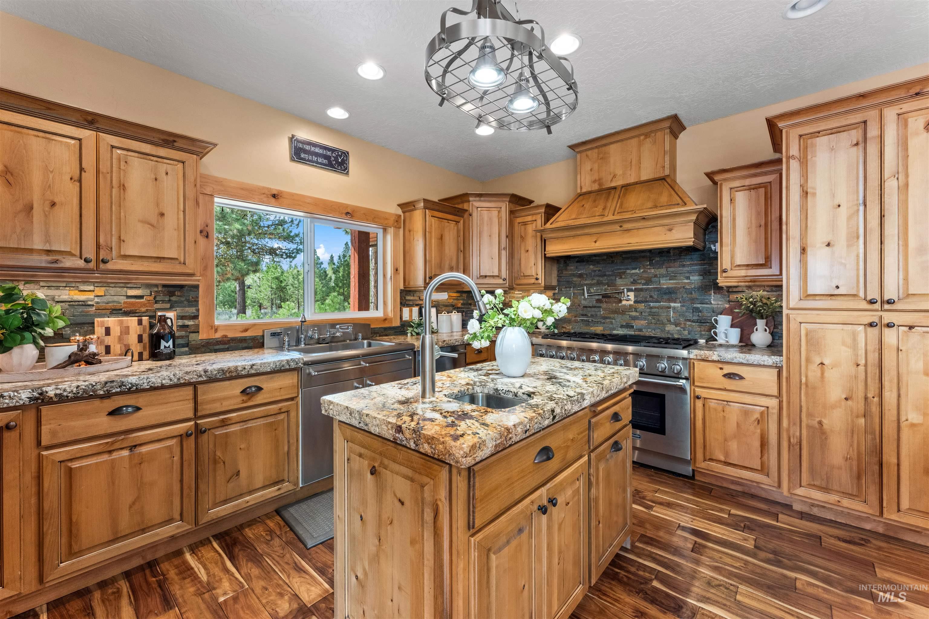 450 Blackhawk Lake Dr, McCall, Idaho 83638, 6 Bedrooms, 5.5 Bathrooms, Residential For Sale, Price $2,497,000, 98986163