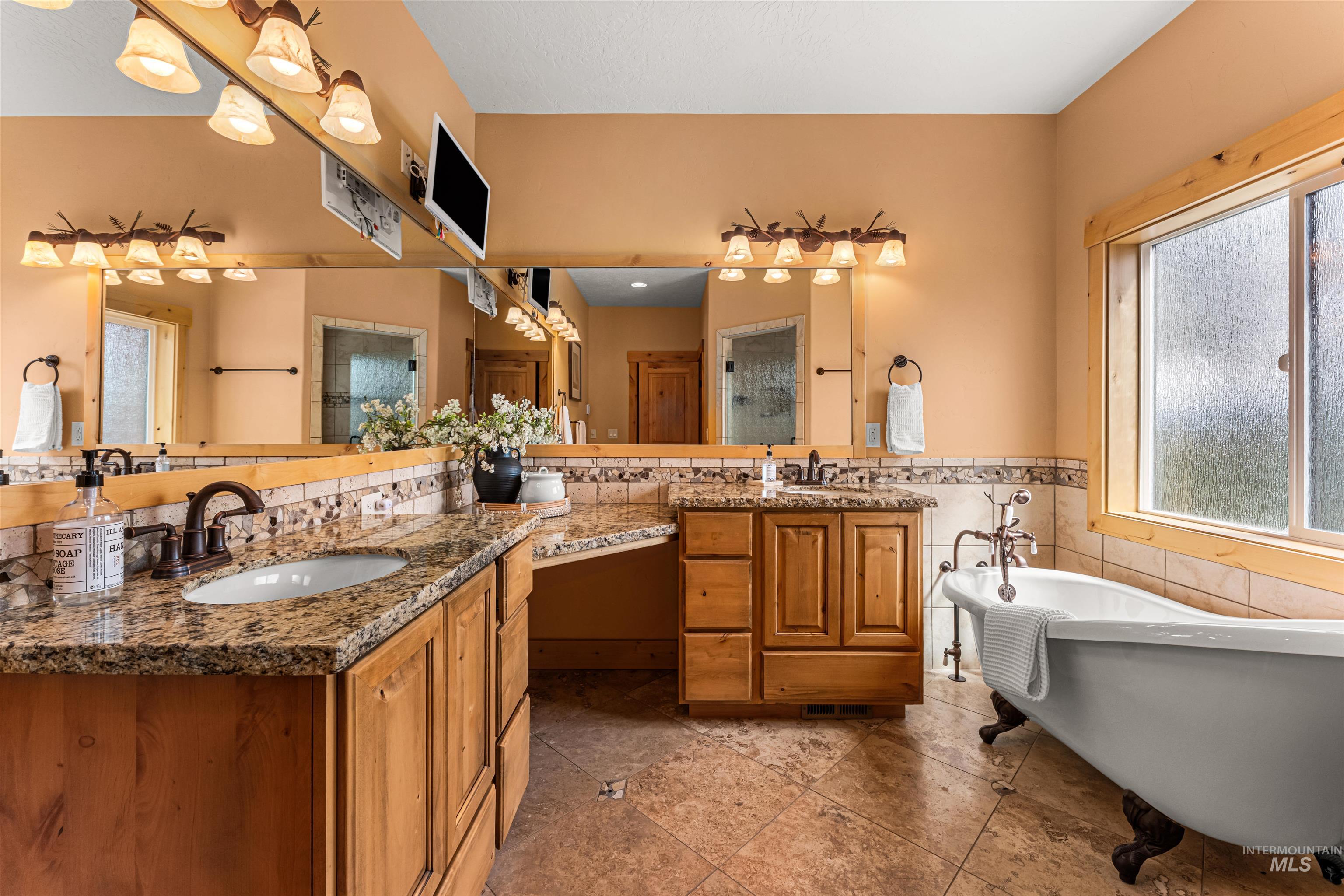 450 Blackhawk Lake Dr, McCall, Idaho 83638, 6 Bedrooms, 5.5 Bathrooms, Residential For Sale, Price $2,497,000, 98986163