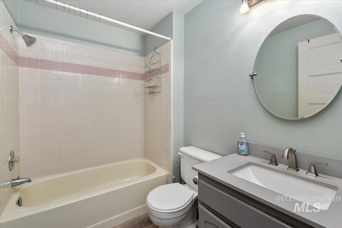 9215 W Preece St, Boise, Idaho 83704, 3 Bedrooms, 2 Bathrooms, Residential For Sale, Price $399,900, 98986166