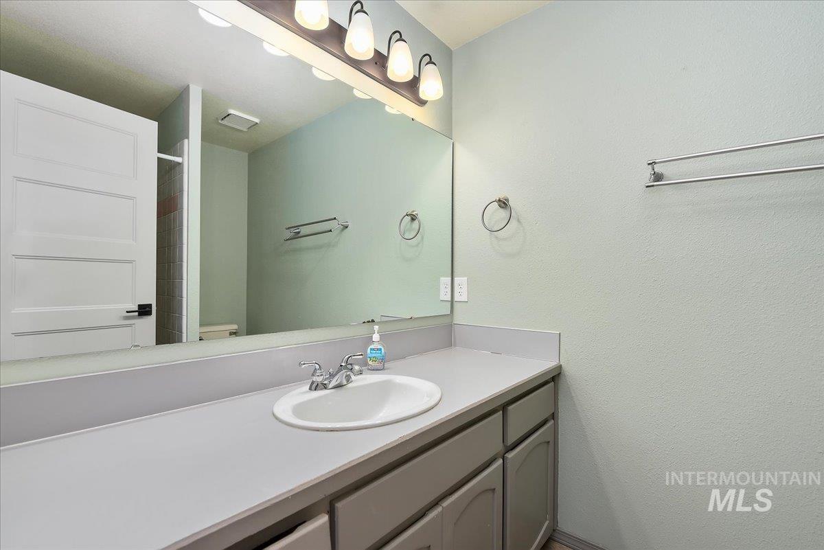 9215 W Preece St, Boise, Idaho 83704, 3 Bedrooms, 2 Bathrooms, Residential For Sale, Price $399,900, 98986166