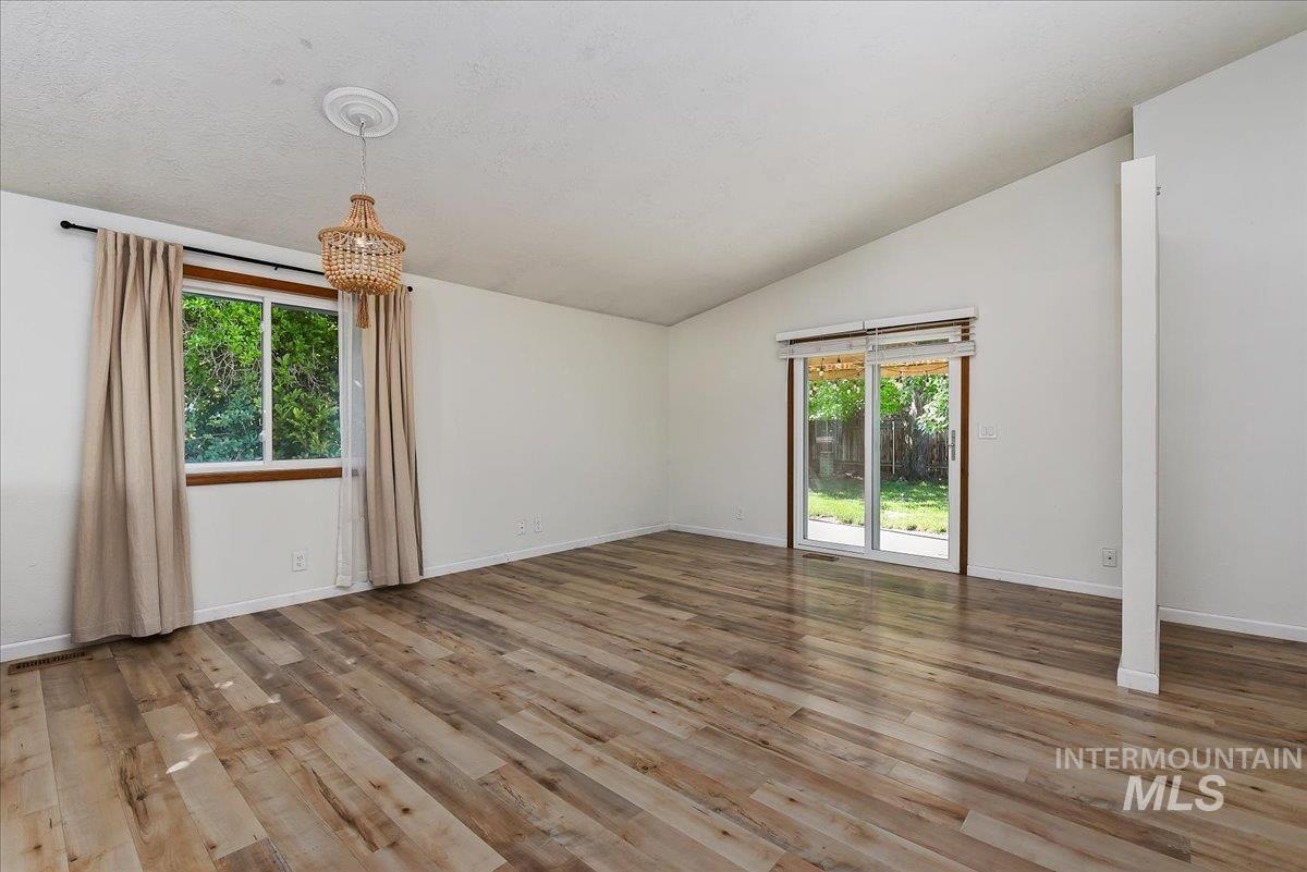 9215 W Preece St, Boise, Idaho 83704, 3 Bedrooms, 2 Bathrooms, Residential For Sale, Price $399,900, 98986166
