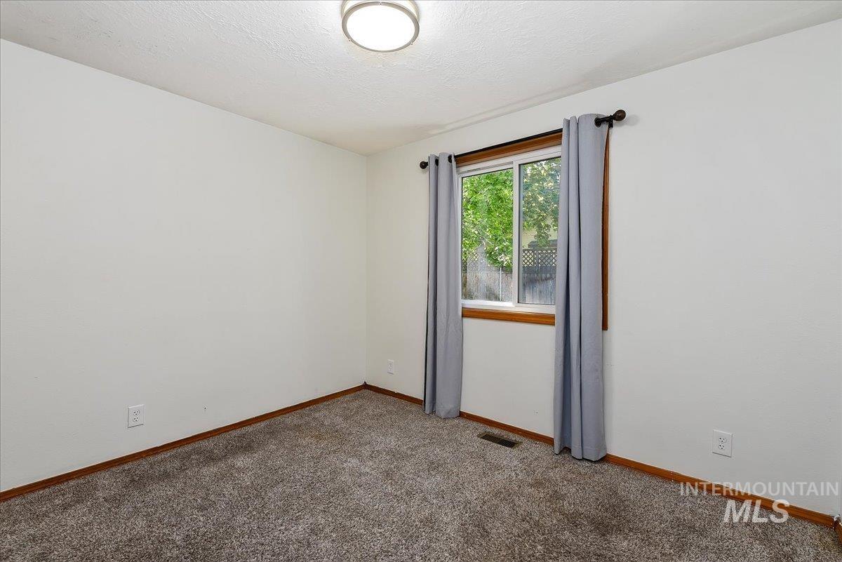 9215 W Preece St, Boise, Idaho 83704, 3 Bedrooms, 2 Bathrooms, Residential For Sale, Price $399,900, 98986166