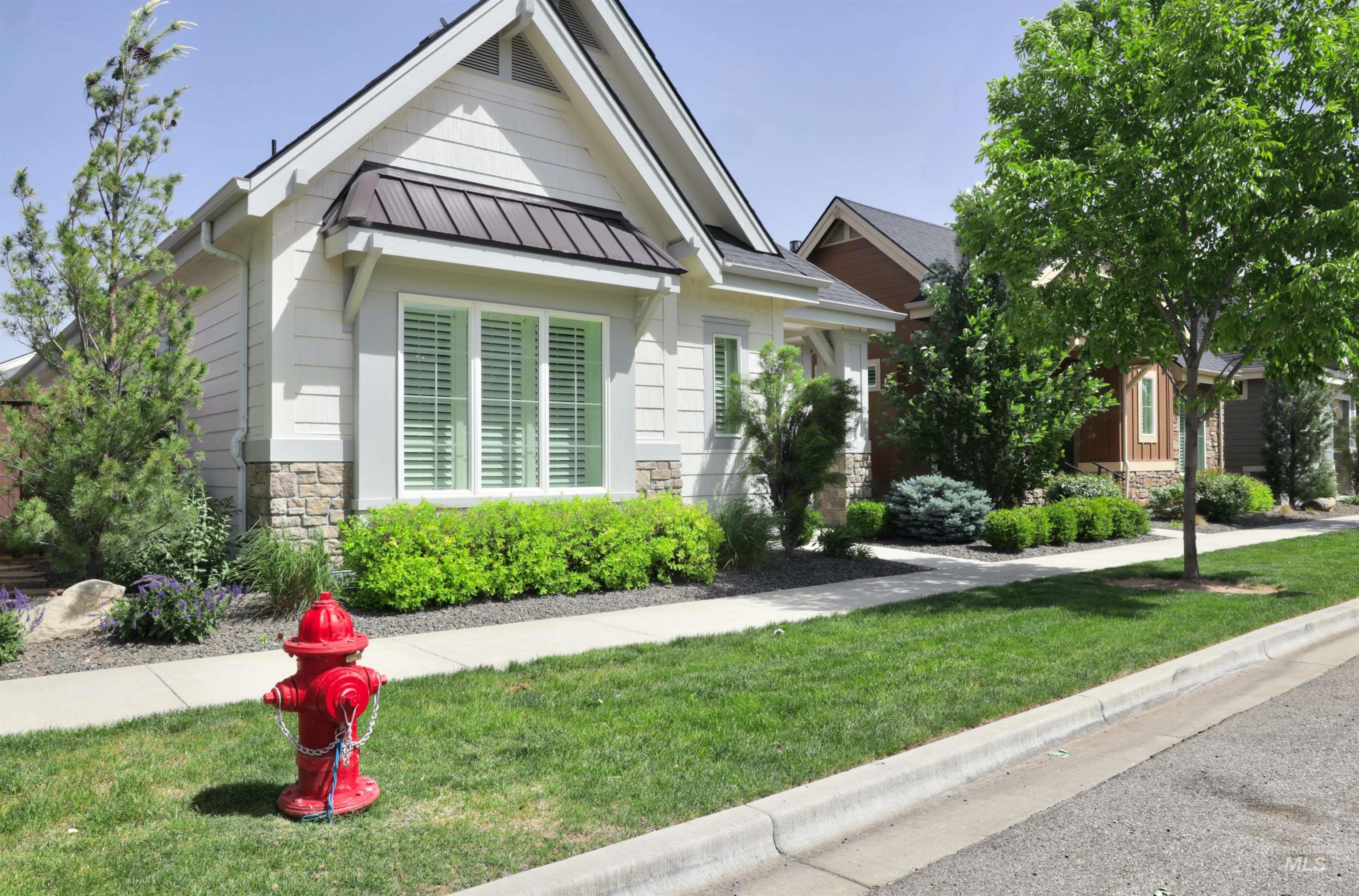 6218 N Winward Lane, Meridian, Idaho 83646, 2 Bedrooms, 2 Bathrooms, Residential For Sale, Price $540,000,MLS 98986168