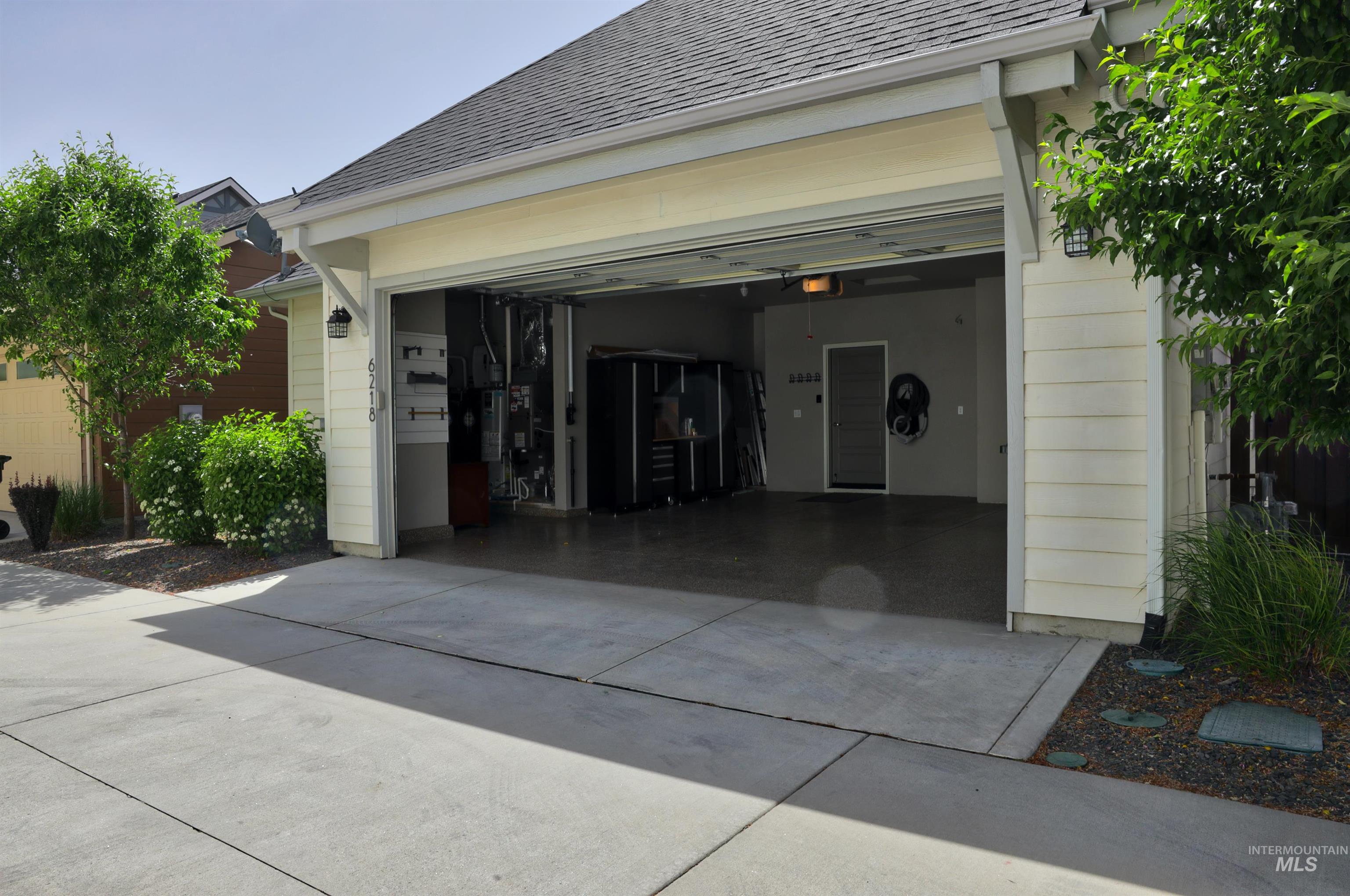 6218 N Winward Lane, Meridian, Idaho 83646, 2 Bedrooms, 2 Bathrooms, Residential For Sale, Price $540,000,MLS 98986168