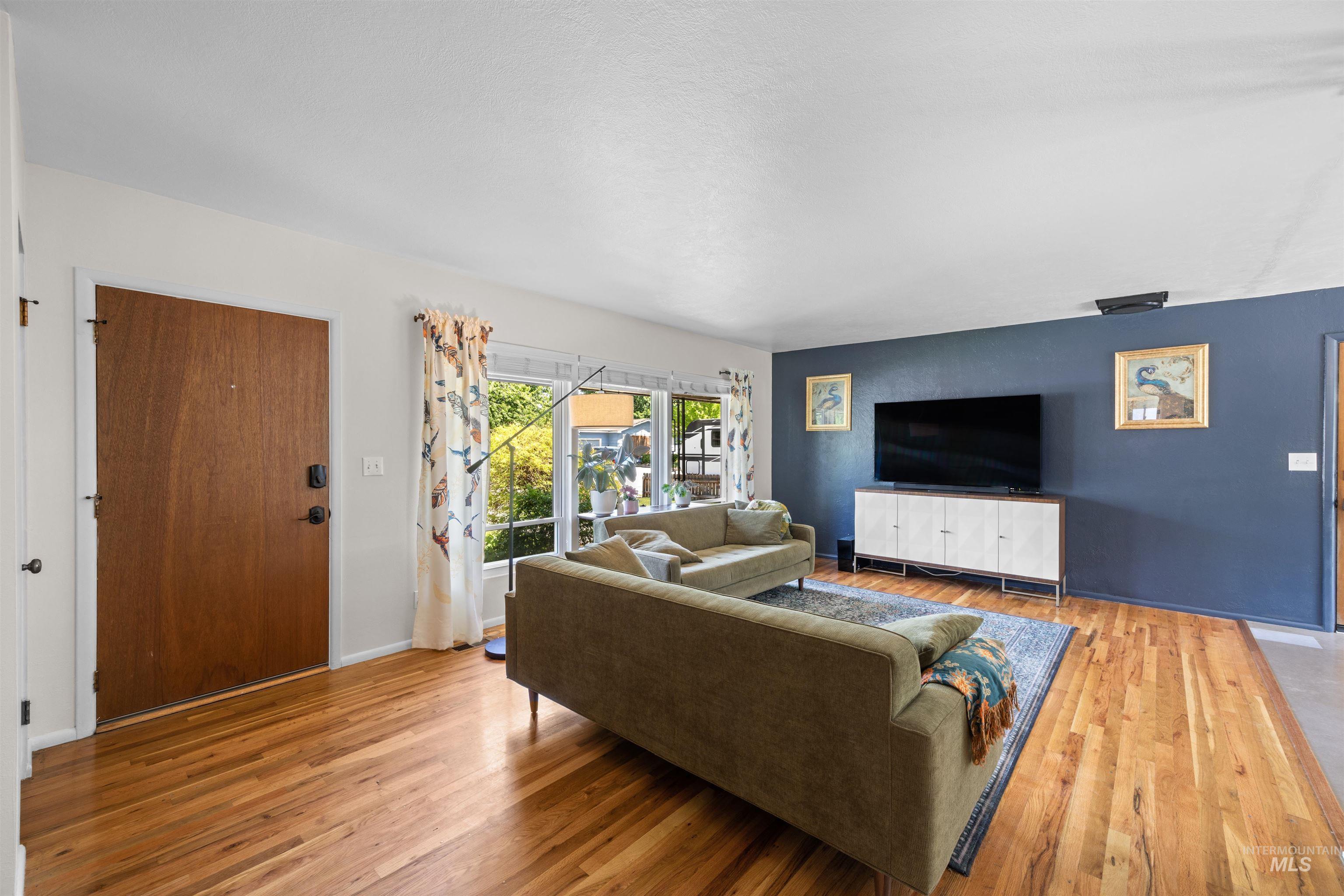 1929 W Bedford, Boise, Idaho 83705, 3 Bedrooms, 2 Bathrooms, Residential For Sale, Price $550,000,MLS 98986170