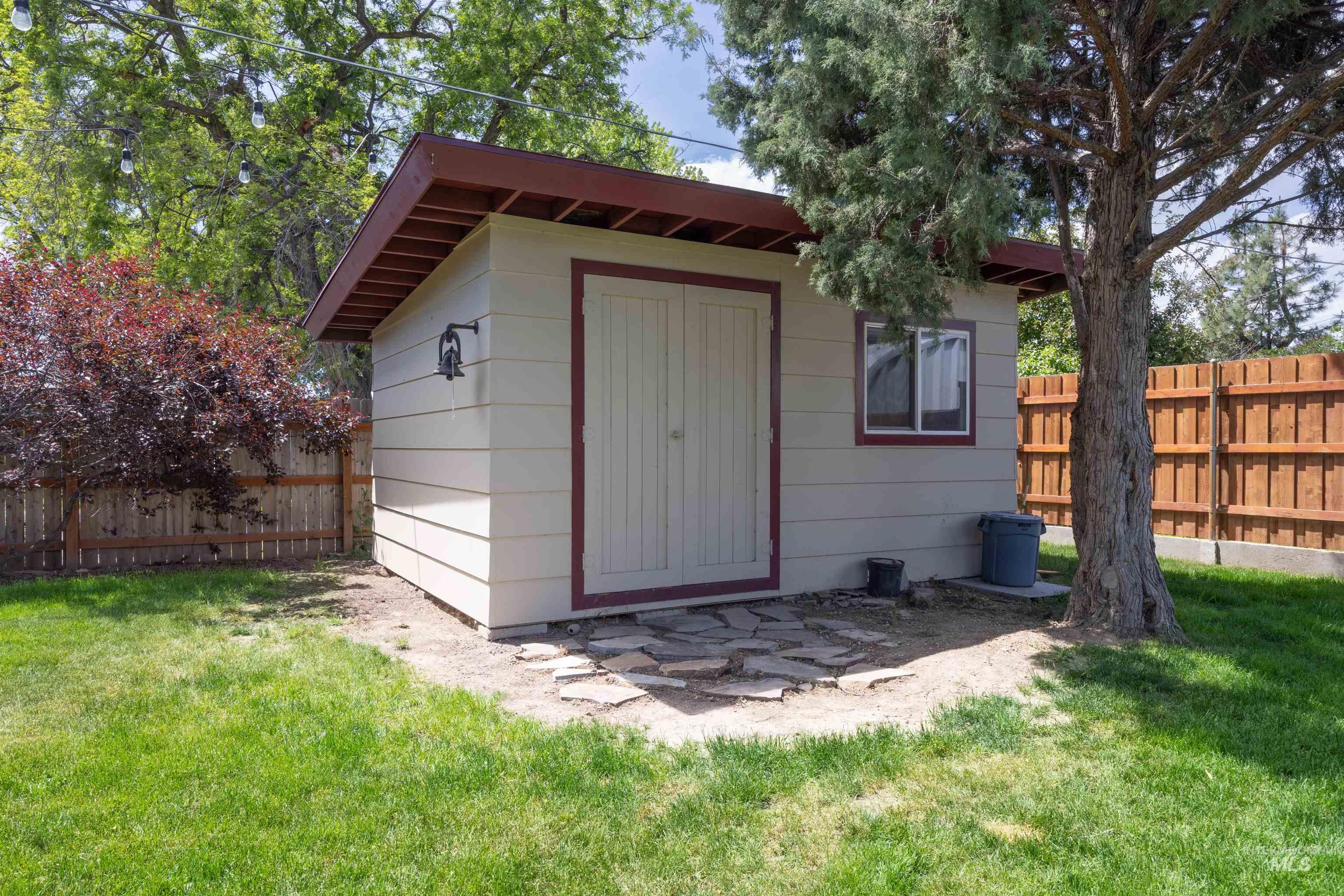 1929 W Bedford, Boise, Idaho 83705, 3 Bedrooms, 2 Bathrooms, Residential For Sale, Price $550,000,MLS 98986170