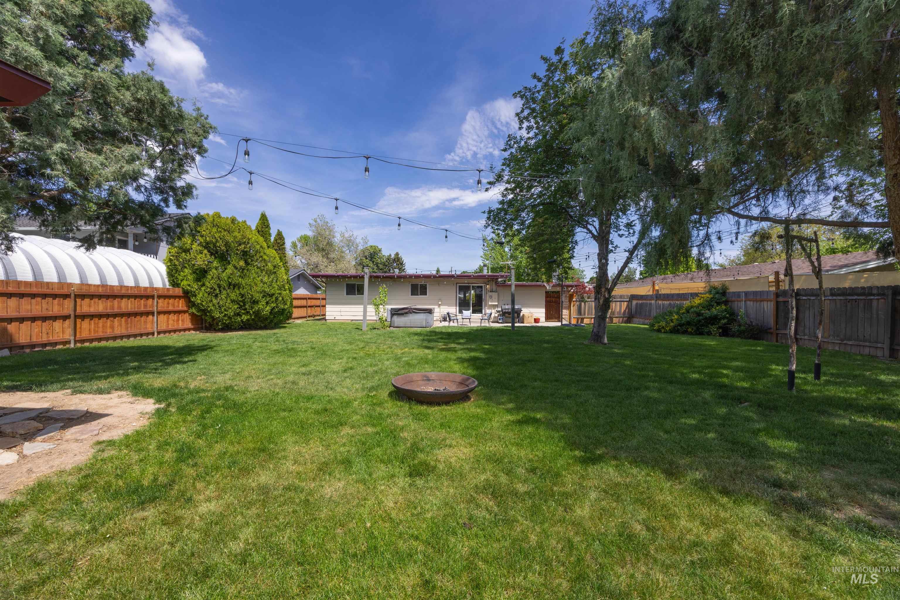 1929 W Bedford, Boise, Idaho 83705, 3 Bedrooms, 2 Bathrooms, Residential For Sale, Price $550,000,MLS 98986170