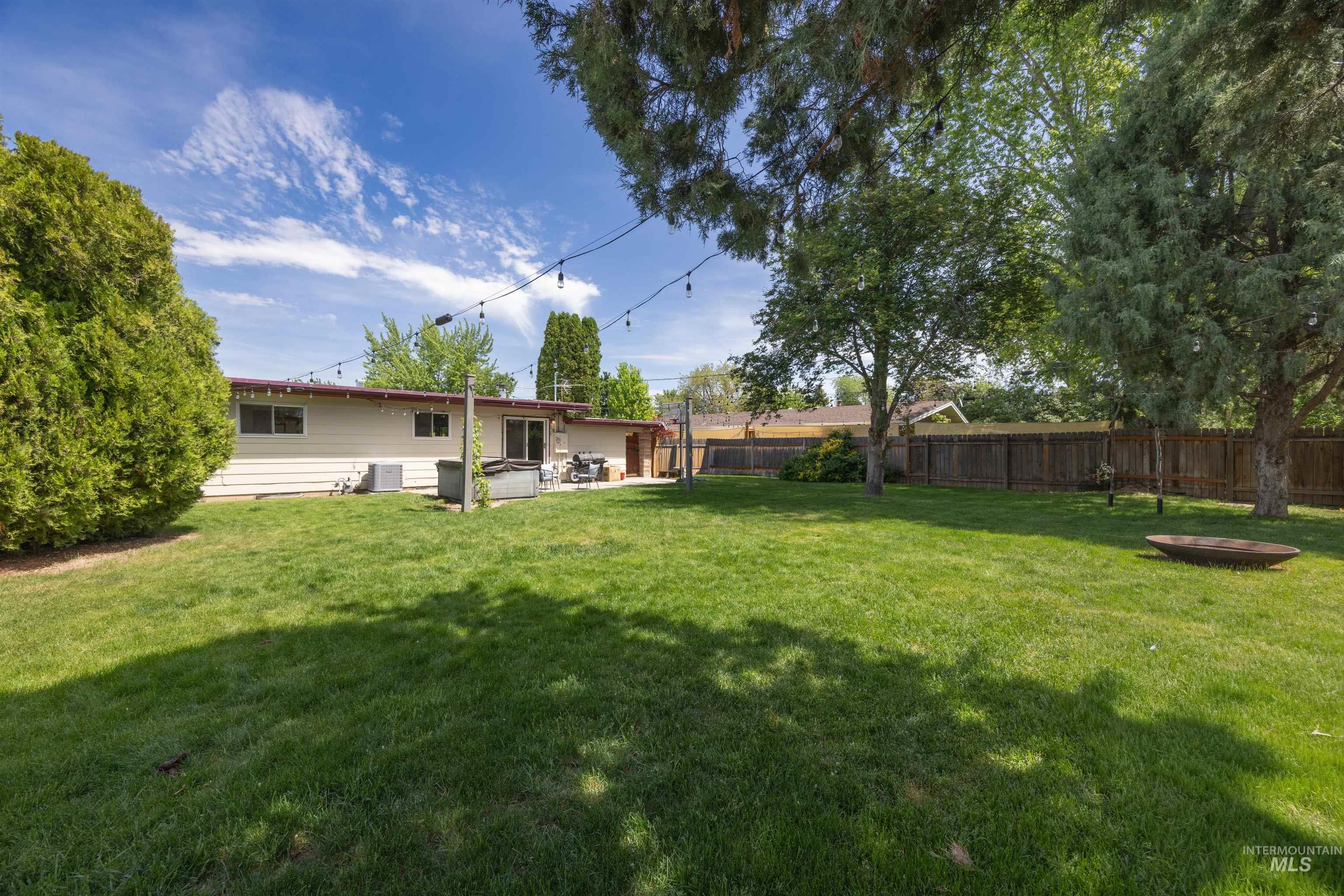 1929 W Bedford, Boise, Idaho 83705, 3 Bedrooms, 2 Bathrooms, Residential For Sale, Price $550,000,MLS 98986170