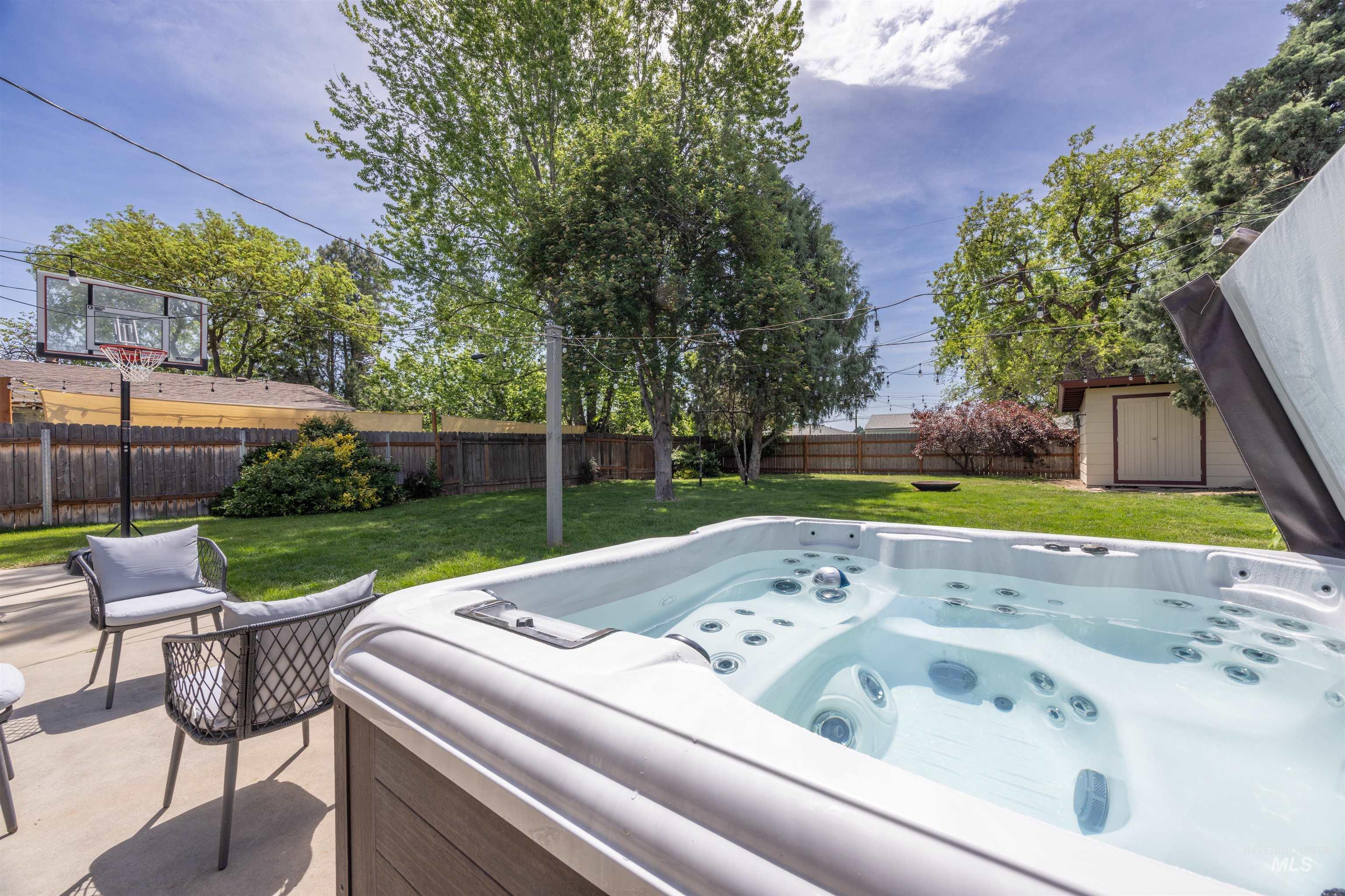 1929 W Bedford, Boise, Idaho 83705, 3 Bedrooms, 2 Bathrooms, Residential For Sale, Price $550,000,MLS 98986170