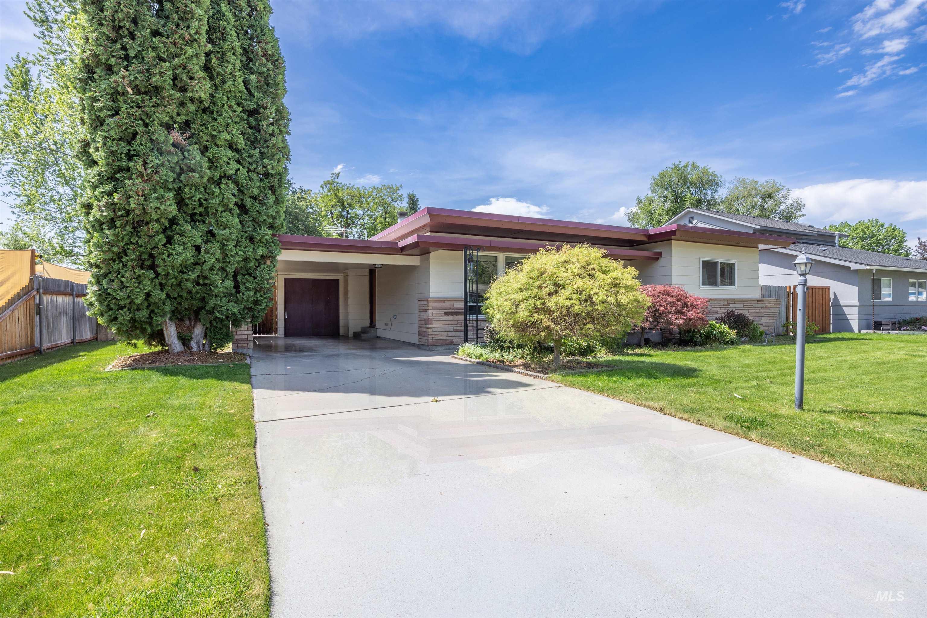 1929 W Bedford, Boise, Idaho 83705, 3 Bedrooms, 2 Bathrooms, Residential For Sale, Price $550,000,MLS 98986170