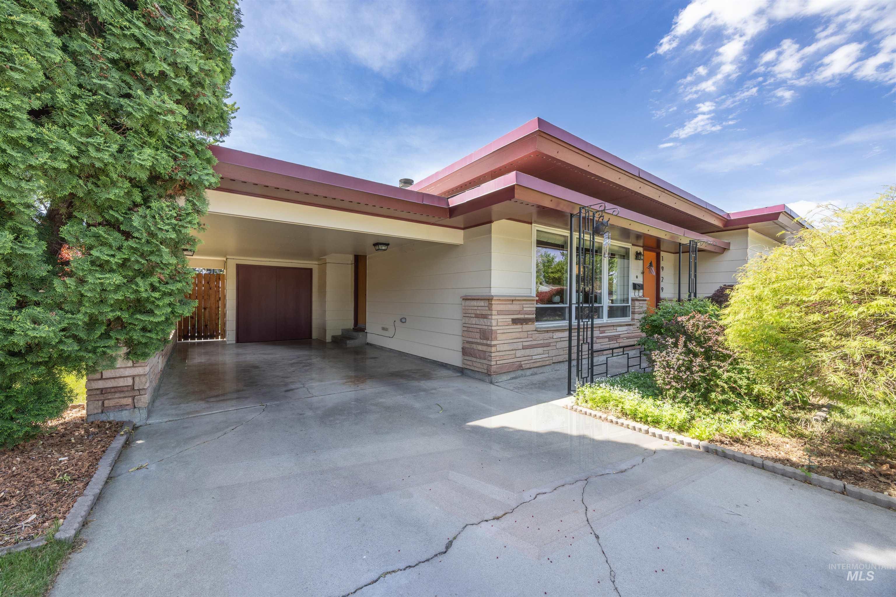 1929 W Bedford, Boise, Idaho 83705, 3 Bedrooms, 2 Bathrooms, Residential For Sale, Price $550,000,MLS 98986170