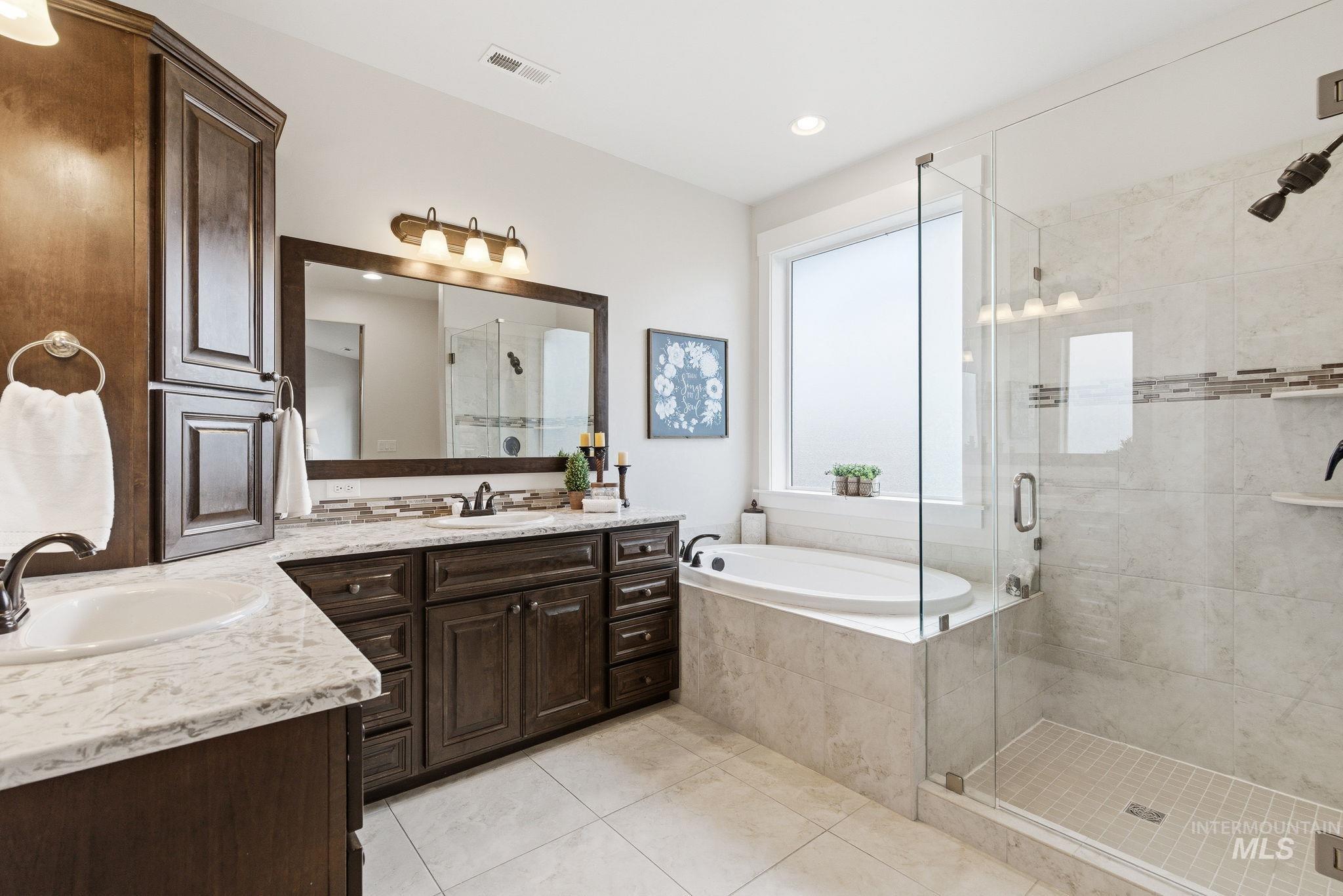 5529 W Kincreag, Boise, Idaho 83714, 5 Bedrooms, 4 Bathrooms, Residential For Sale, Price $959,900, 98986172