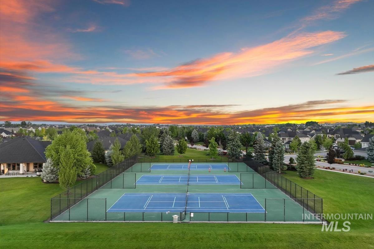 5948 W Hamm Ln, Eagle, Idaho 83616, 3 Bedrooms, 2 Bathrooms, Residential For Sale, Price $564,900, 98986173