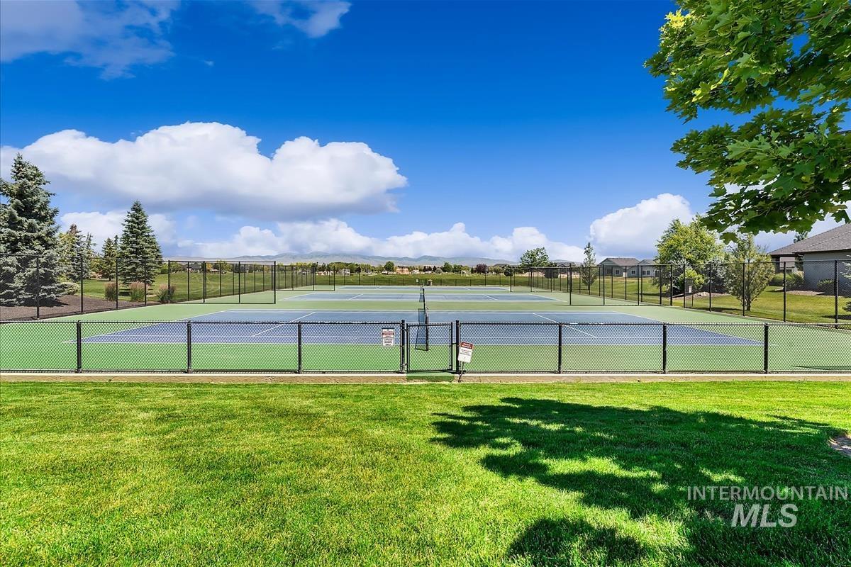 5948 W Hamm Ln, Eagle, Idaho 83616, 3 Bedrooms, 2 Bathrooms, Residential For Sale, Price $564,900, 98986173