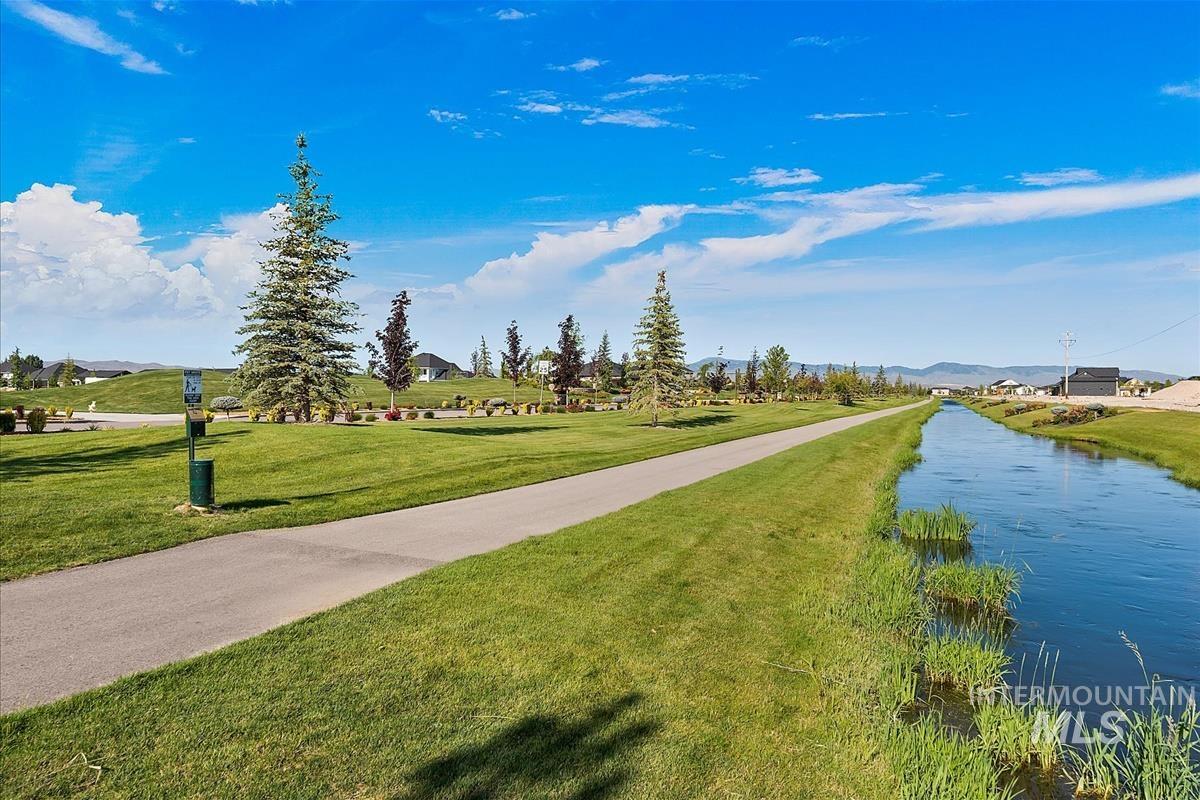 5948 W Hamm Ln, Eagle, Idaho 83616, 3 Bedrooms, 2 Bathrooms, Residential For Sale, Price $589,900, 98986173