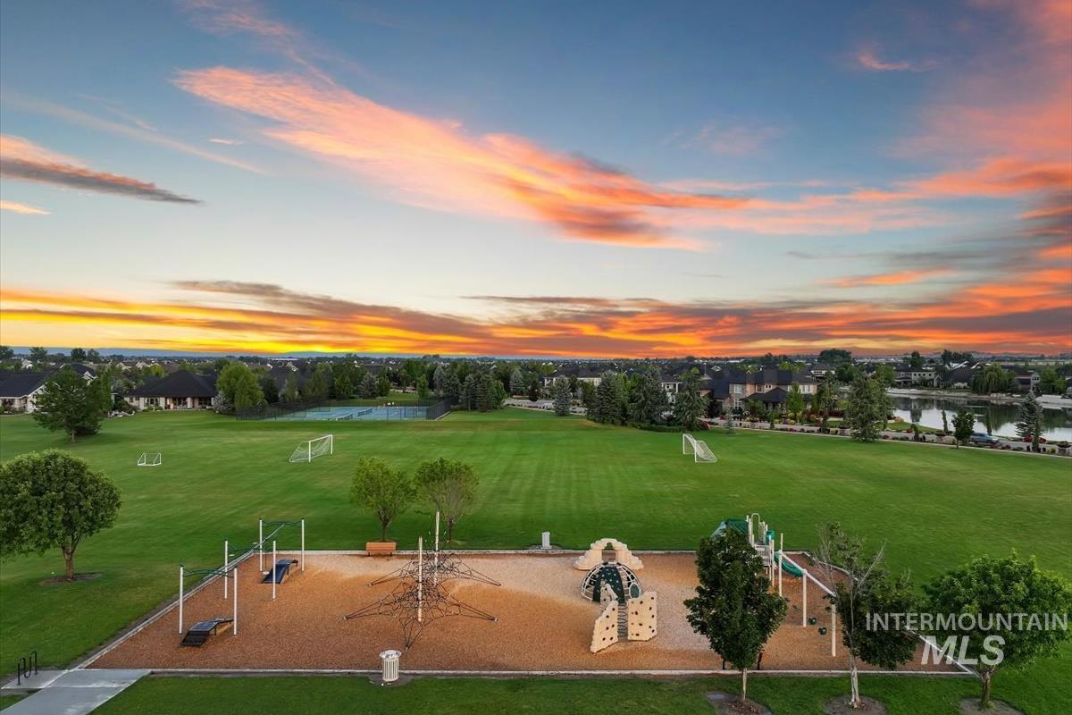 5948 W Hamm Ln, Eagle, Idaho 83616, 3 Bedrooms, 2 Bathrooms, Residential For Sale, Price $589,900, 98986173