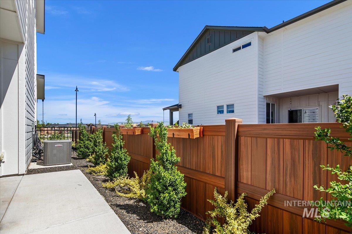 7145 W Sugarwood St, Boise, Idaho 83709, 3 Bedrooms, 2.5 Bathrooms, Residential For Sale, Price $449,900,MLS 98986178