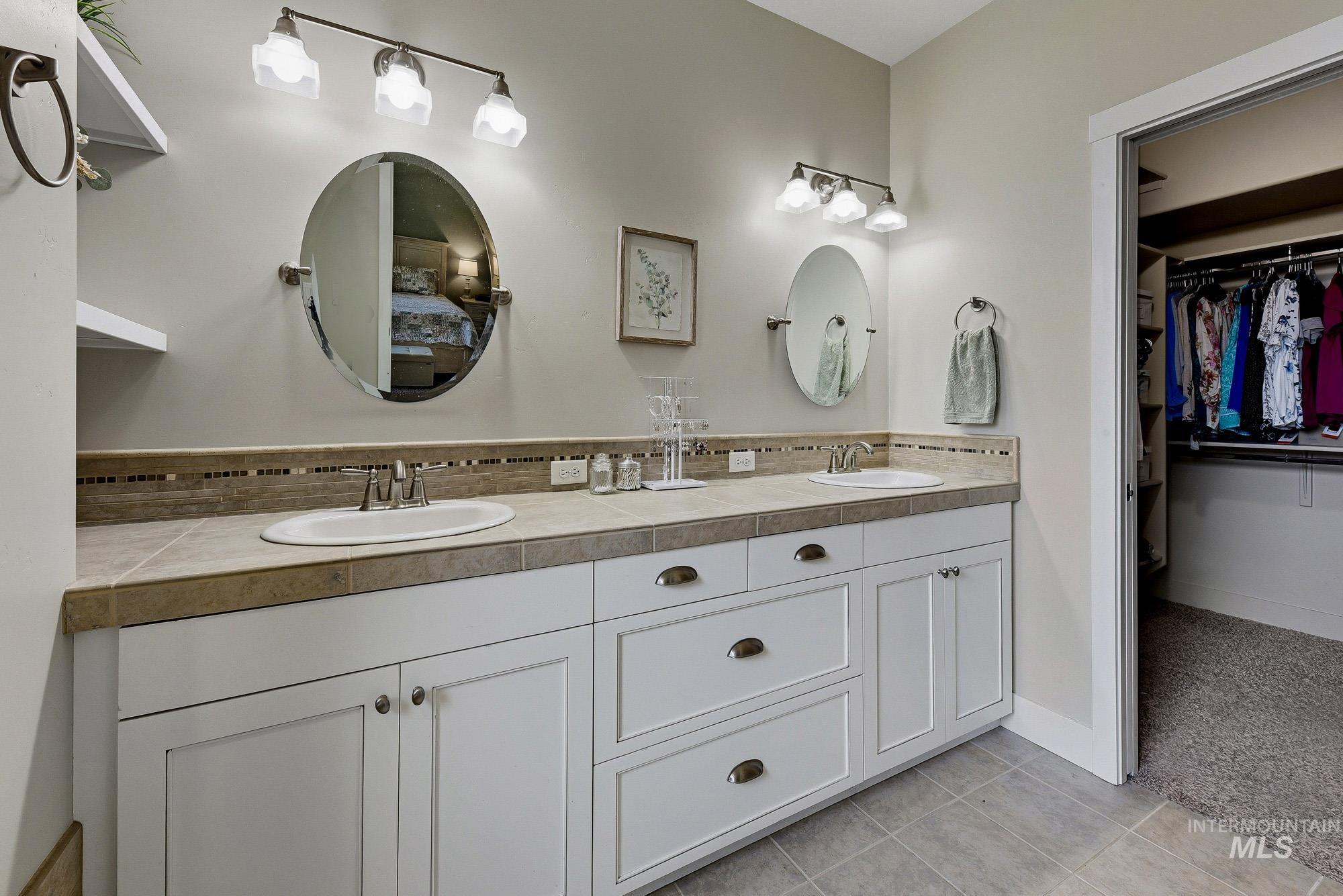 6650 S Red Shine Way, Boise, Idaho 83709, 3 Bedrooms, 2.5 Bathrooms, Residential For Sale, Price $549,000, 98986179