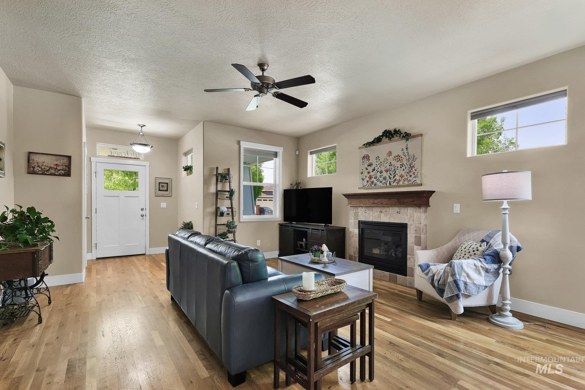 6650 S Red Shine Way, Boise, Idaho 83709, 3 Bedrooms, 2.5 Bathrooms, Residential For Sale, Price $549,000, 98986179