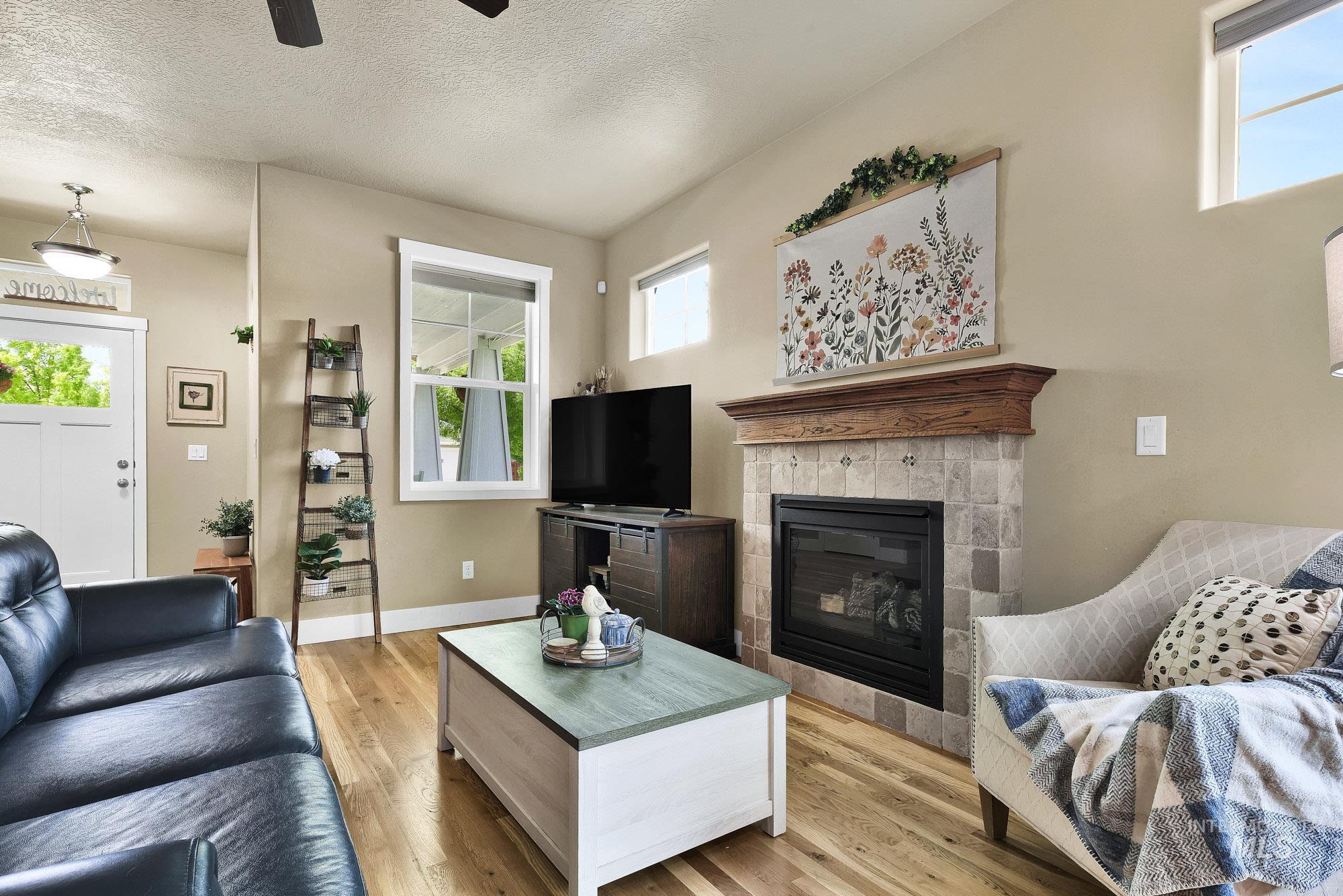 6650 S Red Shine Way, Boise, Idaho 83709, 3 Bedrooms, 2.5 Bathrooms, Residential For Sale, Price $549,000, 98986179