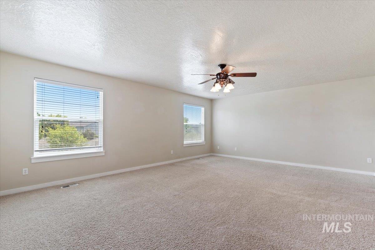 11325 W Cumberland River Drive, Nampa, Idaho 83686, 4 Bedrooms, 2.5 Bathrooms, Residential For Sale, Price $464,900,MLS 98986181