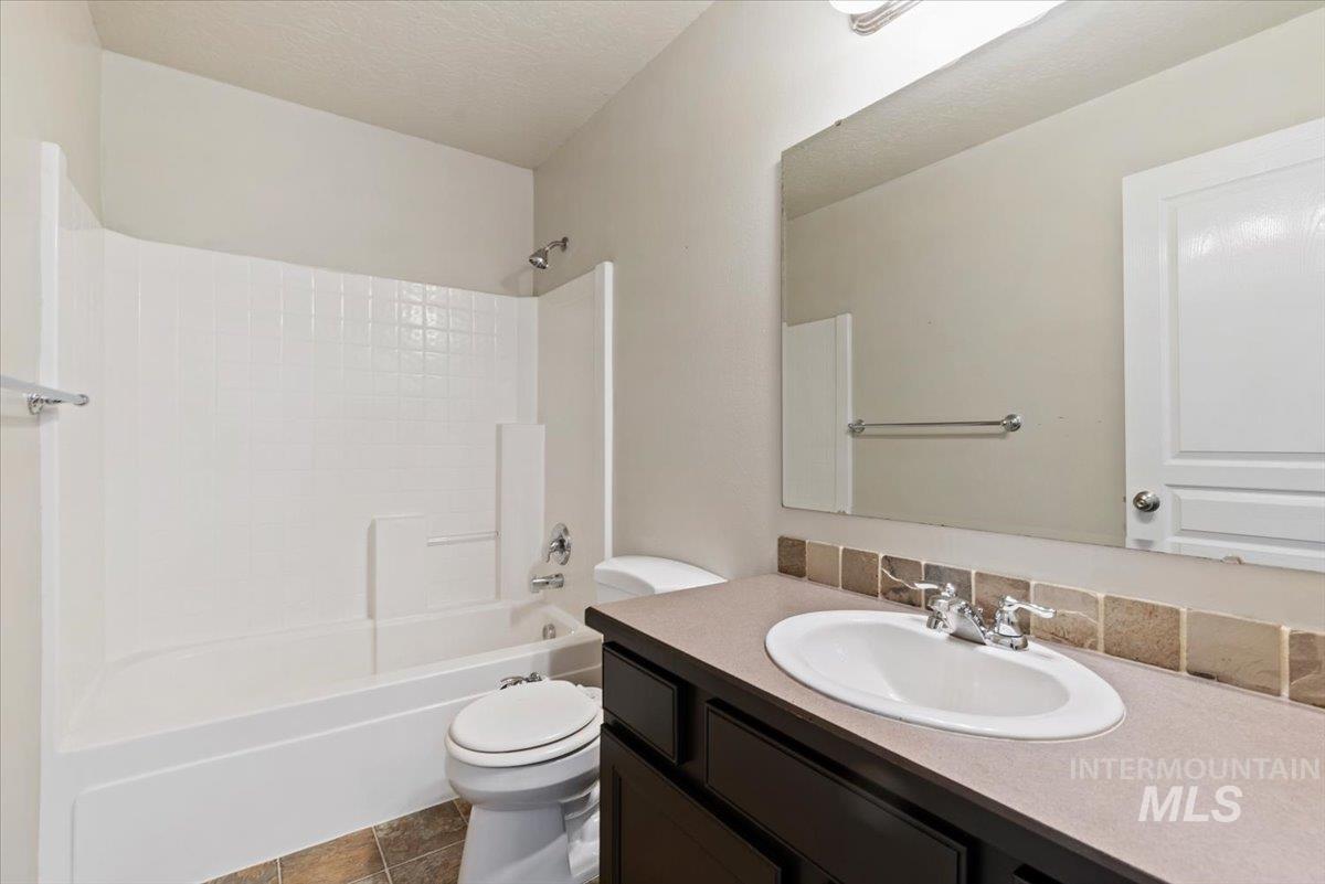 11325 W Cumberland River Drive, Nampa, Idaho 83686, 4 Bedrooms, 2.5 Bathrooms, Residential For Sale, Price $464,900,MLS 98986181