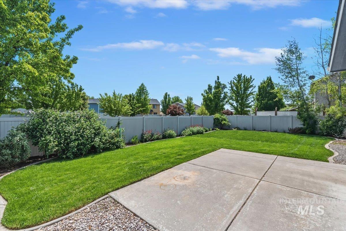 11325 W Cumberland River Drive, Nampa, Idaho 83686, 4 Bedrooms, 2.5 Bathrooms, Residential For Sale, Price $464,900,MLS 98986181
