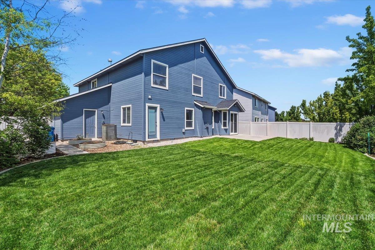 11325 W Cumberland River Drive, Nampa, Idaho 83686, 4 Bedrooms, 2.5 Bathrooms, Residential For Sale, Price $464,900,MLS 98986181