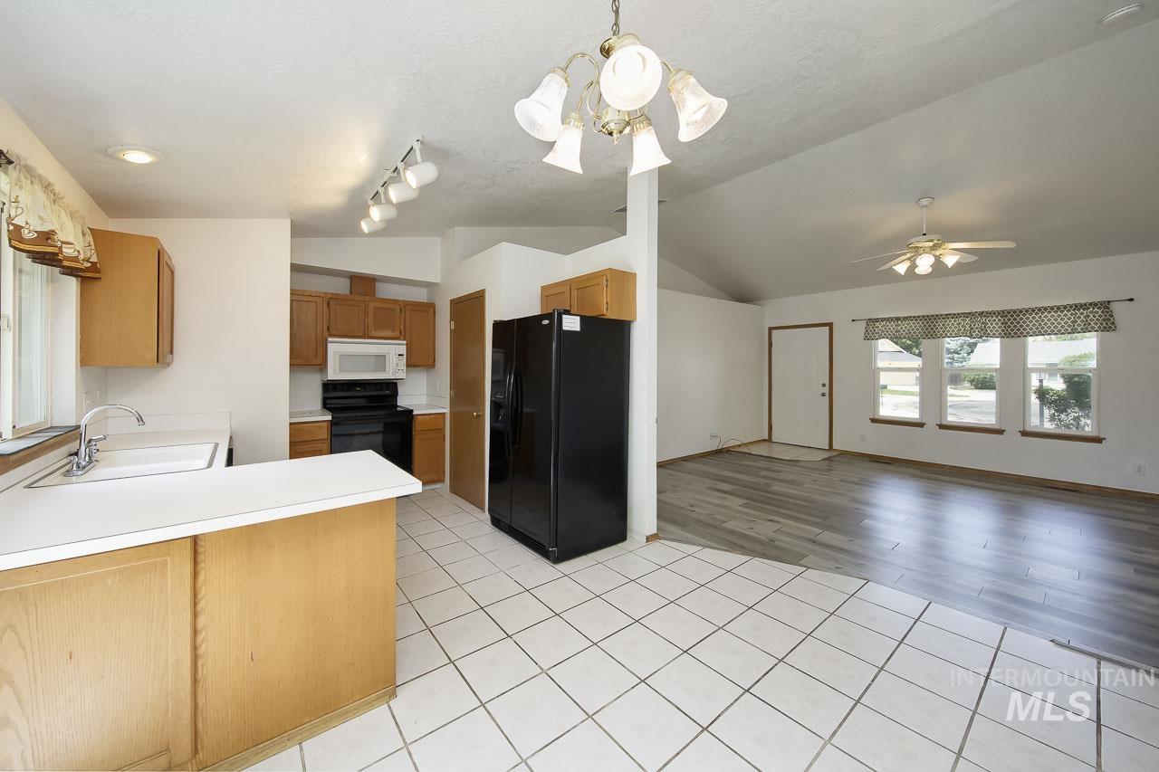 1465 E Buchman Ct, Meridian, Idaho 83642, 3 Bedrooms, 2 Bathrooms, Residential For Sale, Price $360,000,MLS 98986185