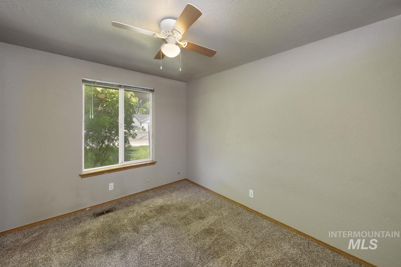 1465 E Buchman Ct, Meridian, Idaho 83642, 3 Bedrooms, 2 Bathrooms, Residential For Sale, Price $360,000,MLS 98986185