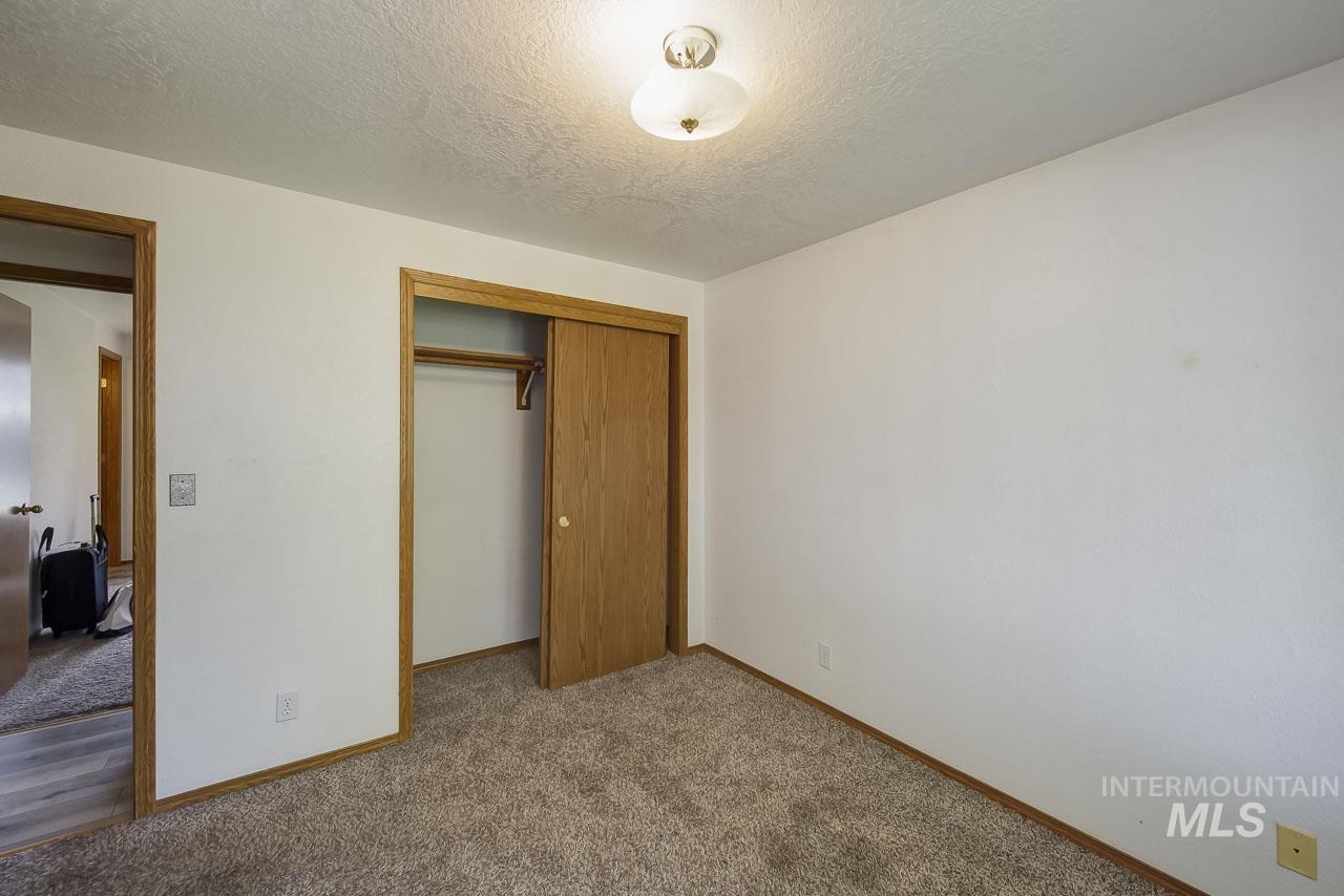 1465 E Buchman Ct, Meridian, Idaho 83642, 3 Bedrooms, 2 Bathrooms, Residential For Sale, Price $360,000,MLS 98986185