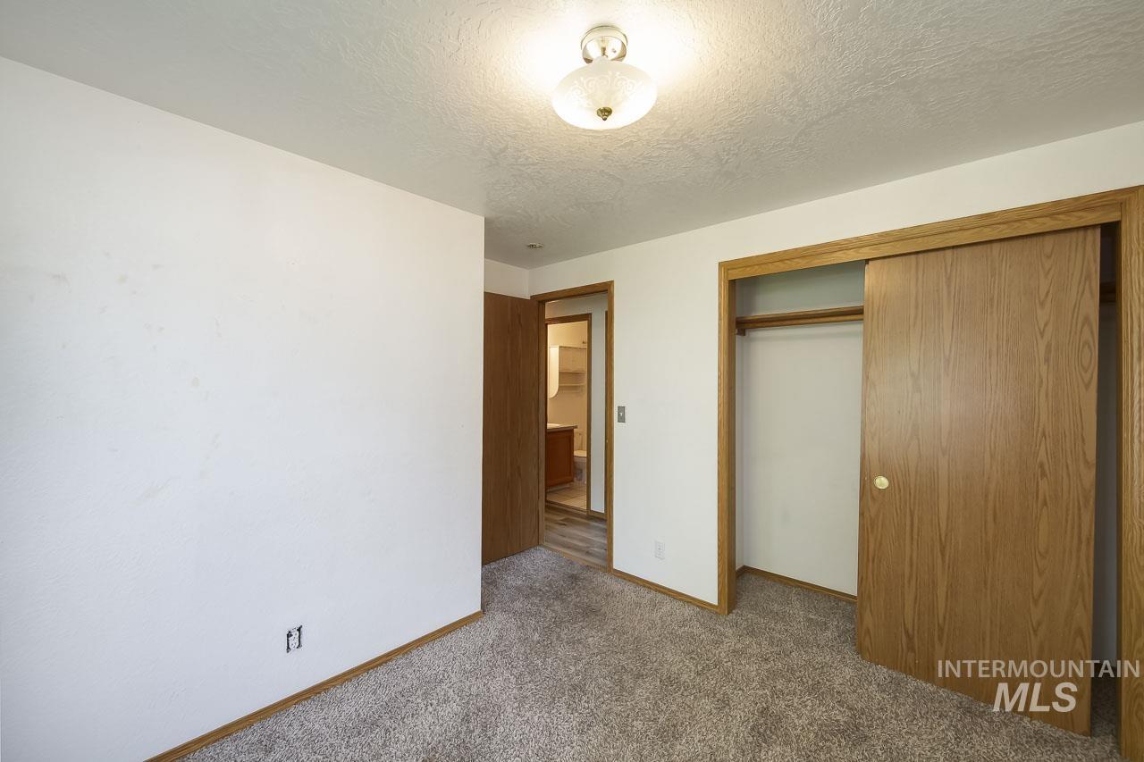 1465 E Buchman Ct, Meridian, Idaho 83642, 3 Bedrooms, 2 Bathrooms, Residential For Sale, Price $360,000,MLS 98986185