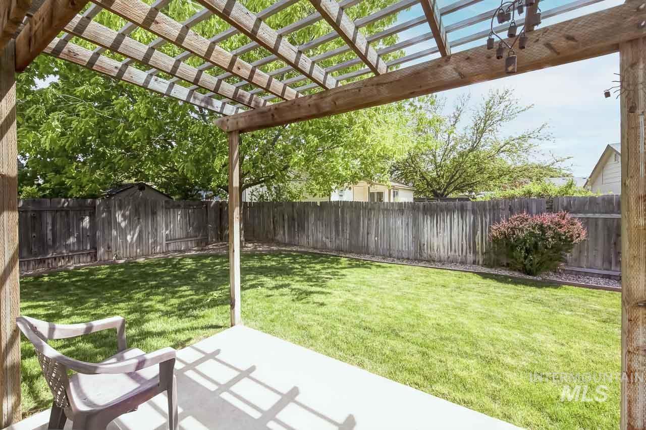 1465 E Buchman Ct, Meridian, Idaho 83642, 3 Bedrooms, 2 Bathrooms, Residential For Sale, Price $360,000,MLS 98986185